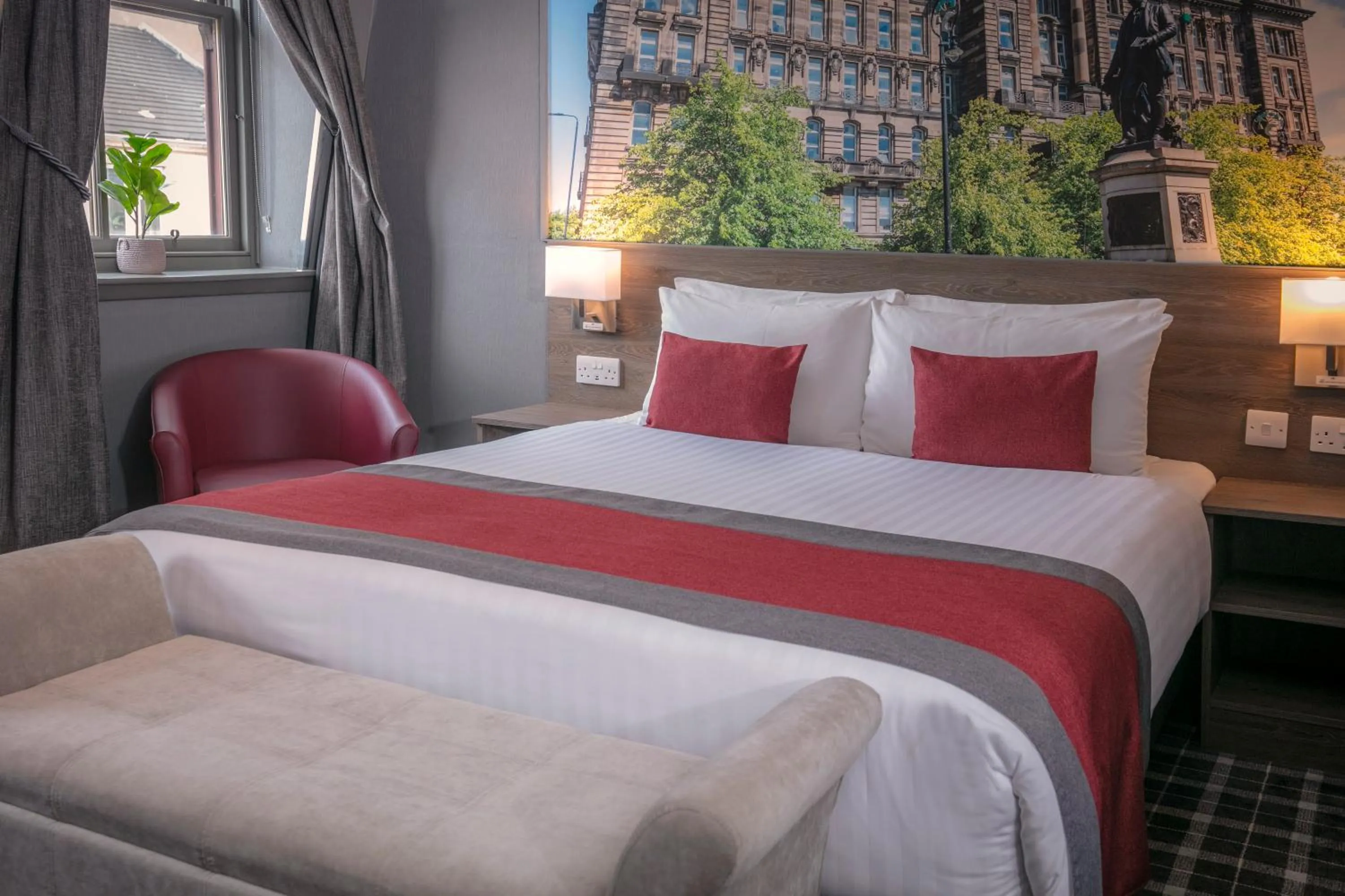 Bedroom, Bed in Best Western Glasgow Hotel