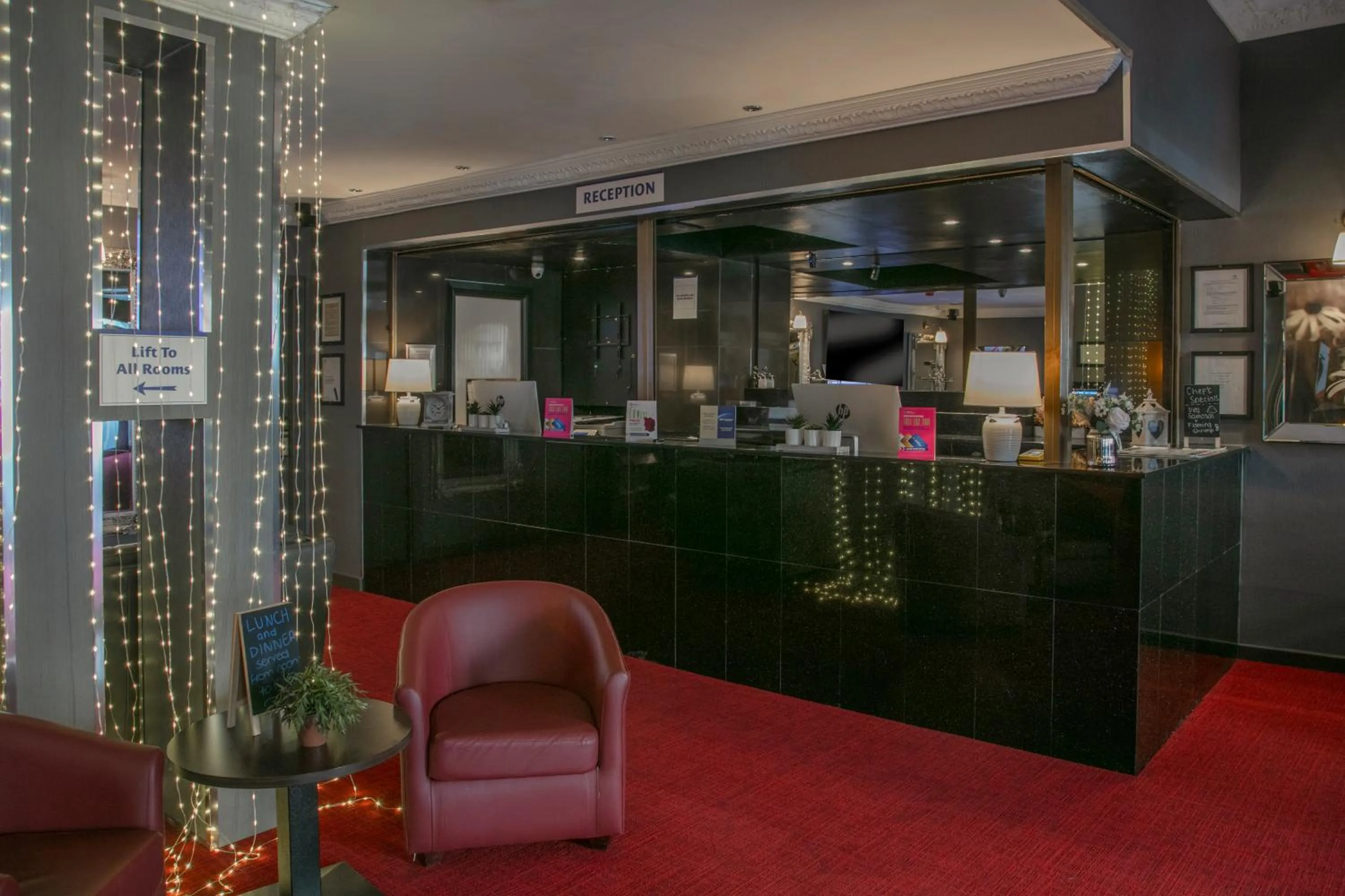 Lobby or reception in Best Western Glasgow Hotel