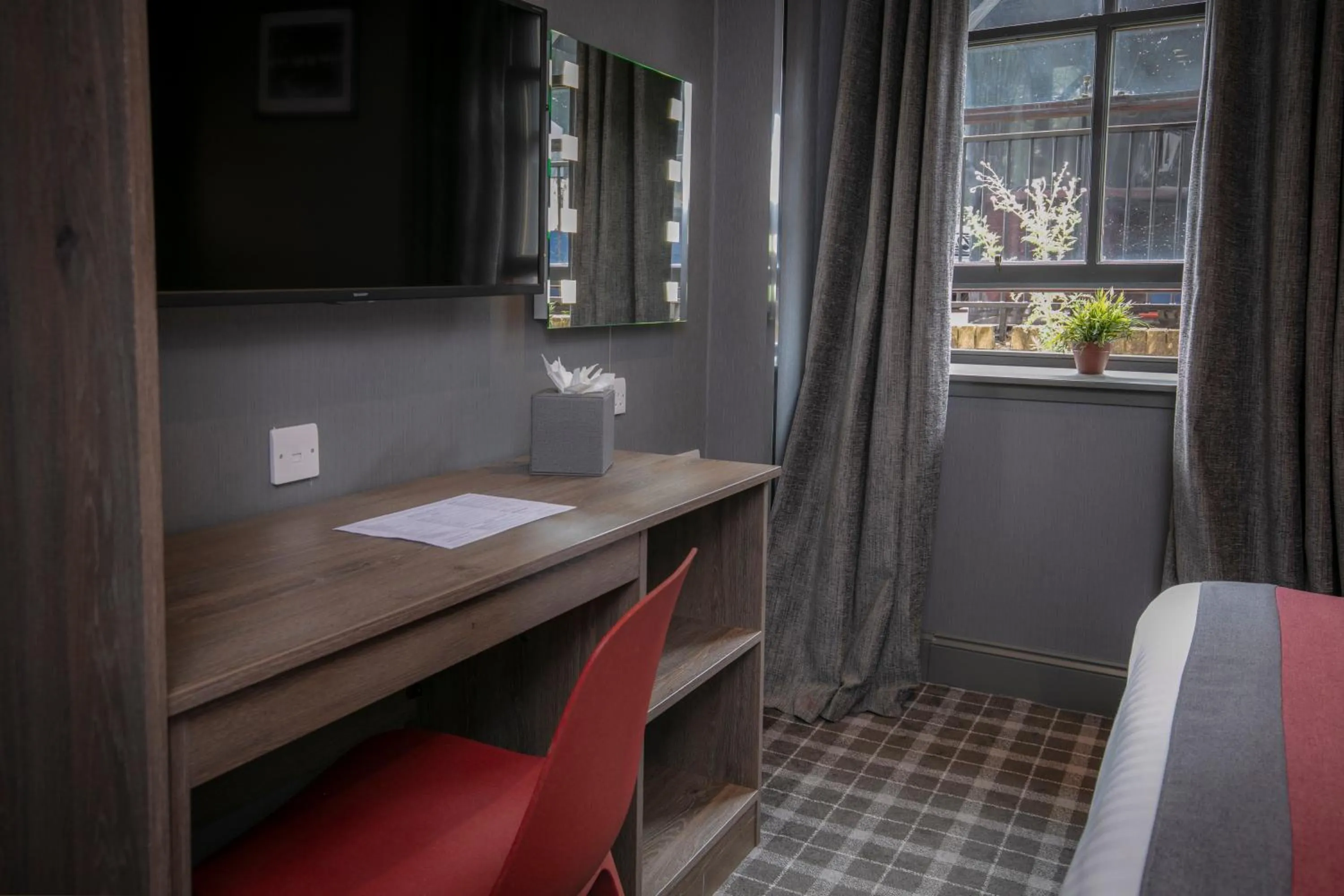 Bedroom in Best Western Glasgow Hotel