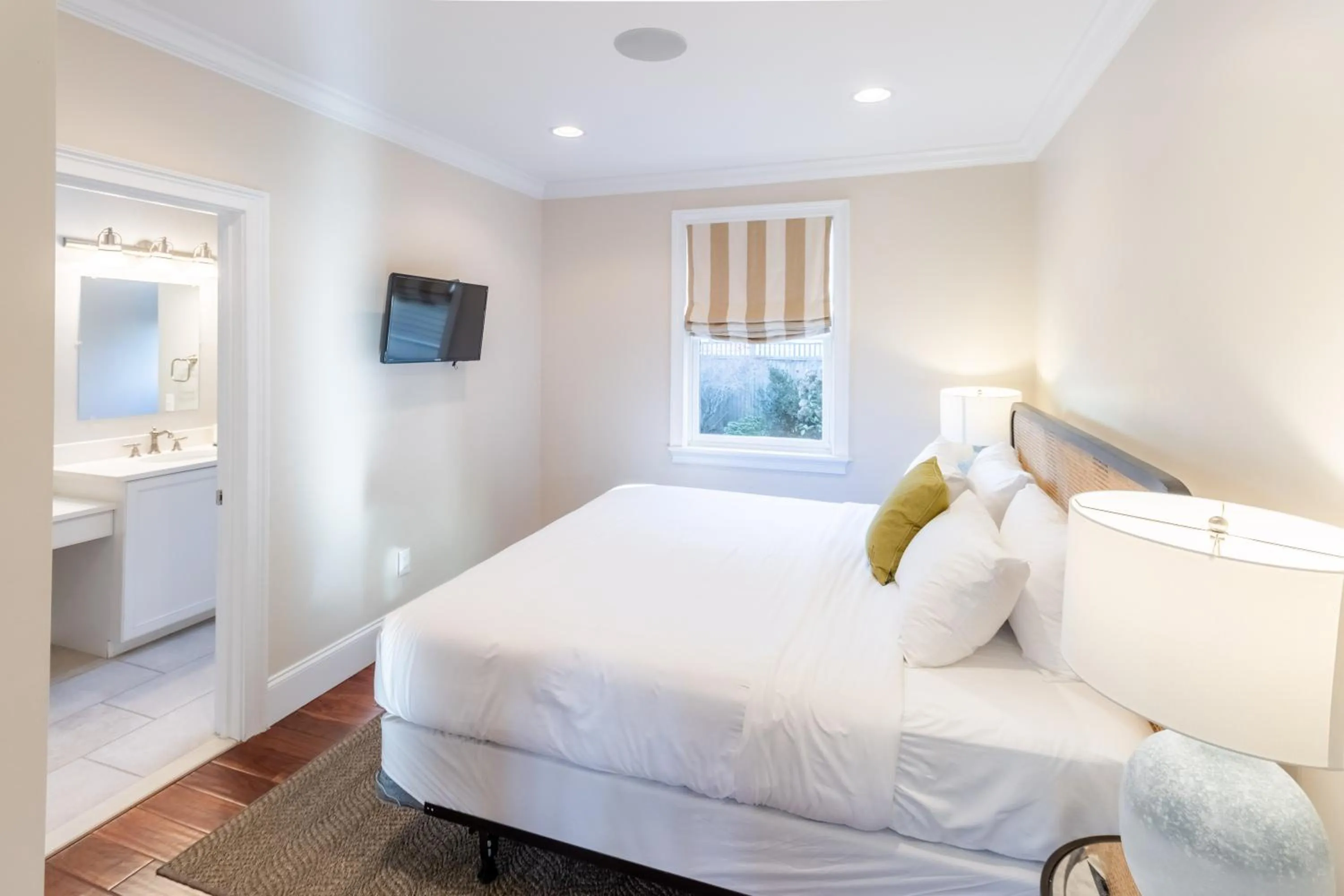 Bed in The Newport Lofts - 546 Thames Street