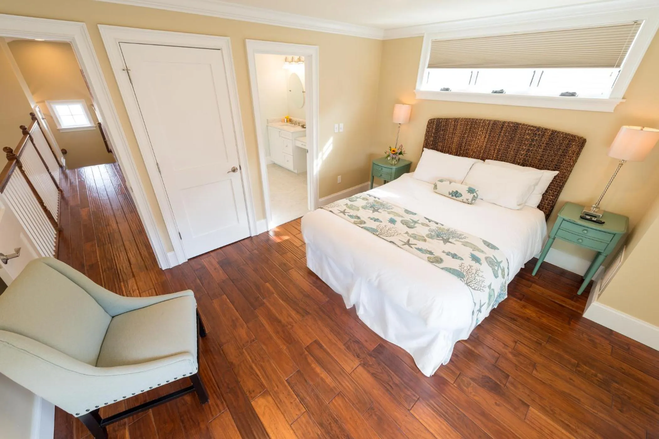 Bedroom, Bed in The Newport Lofts - 546 Thames Street