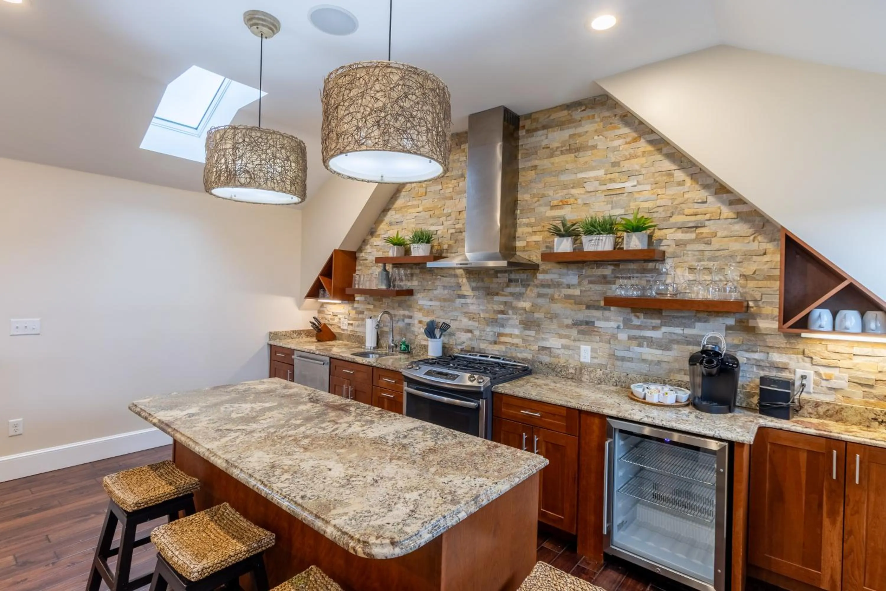 The Newport Lofts - 546 Thames Street