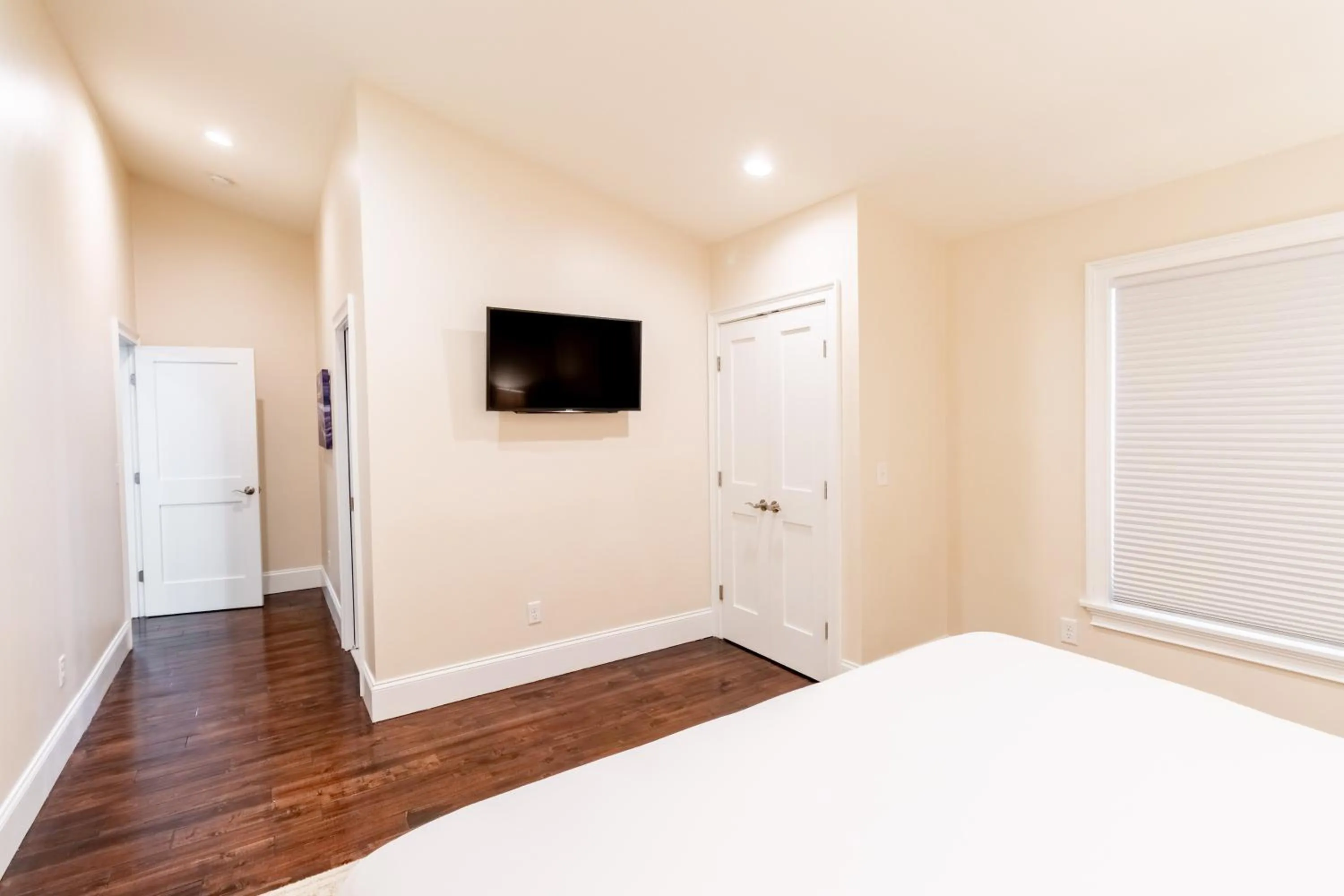 Bed in The Newport Lofts - 359 Thames Street