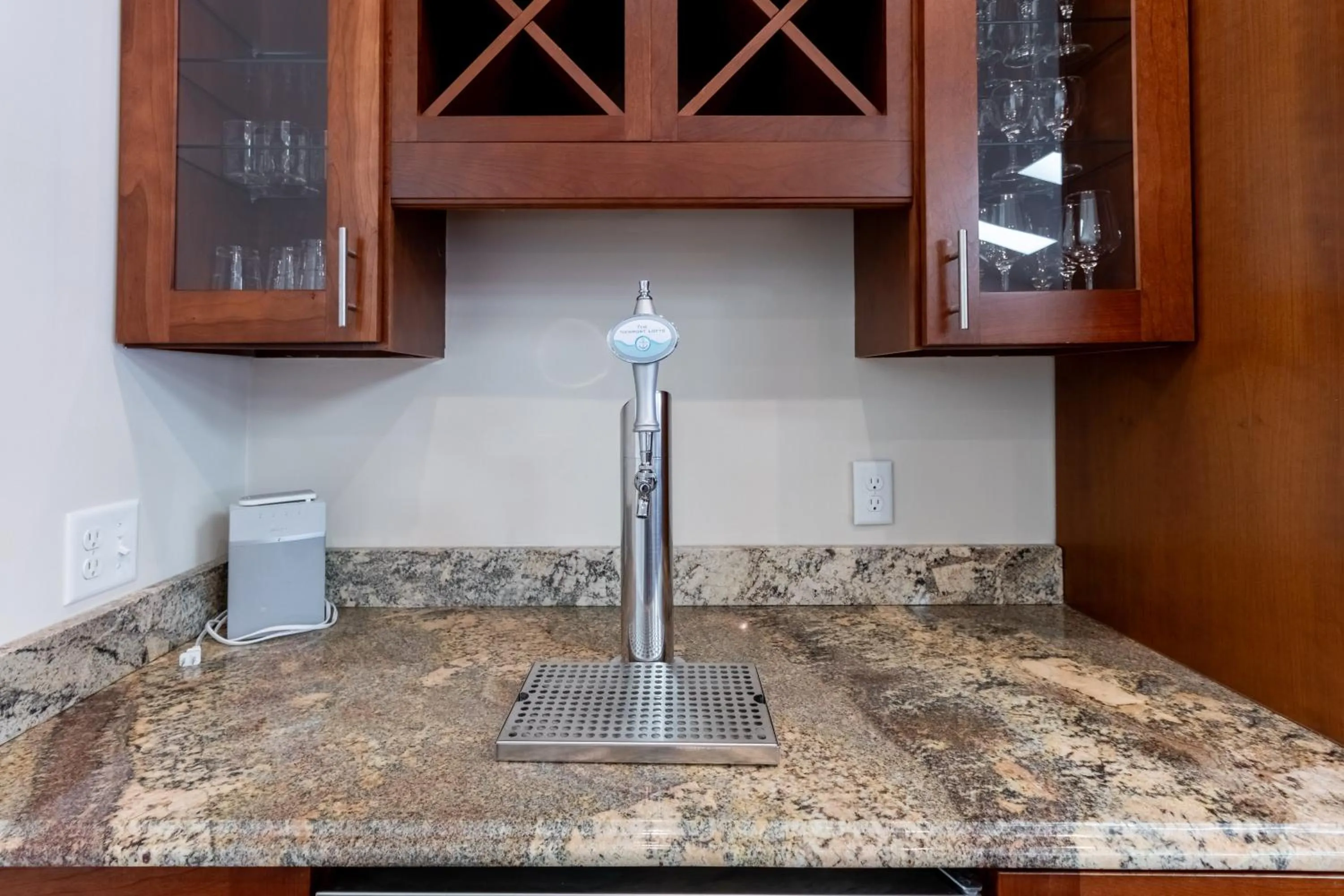 The Newport Lofts - 359 Thames Street