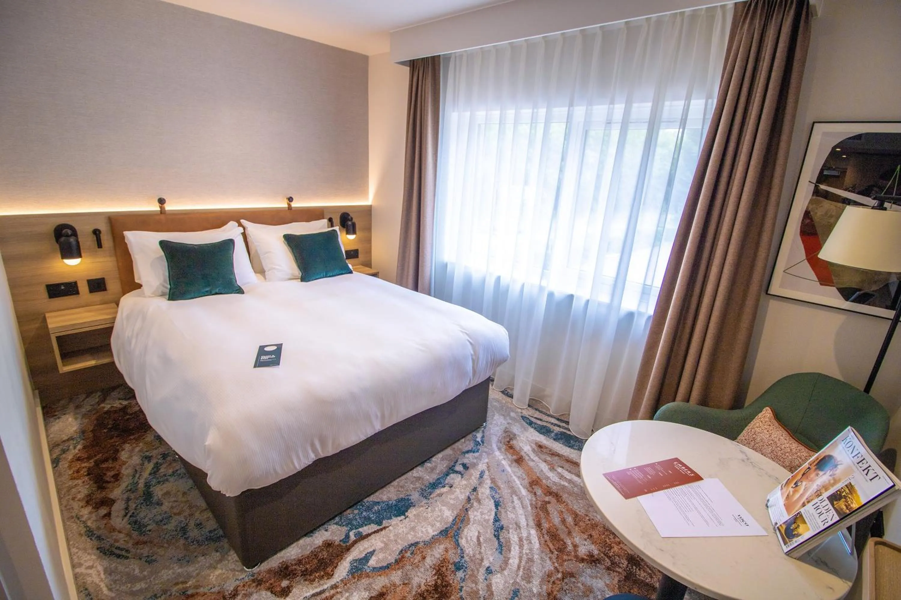 Photo of the whole room, Bed in voco Rockingham Forest Corby by IHG