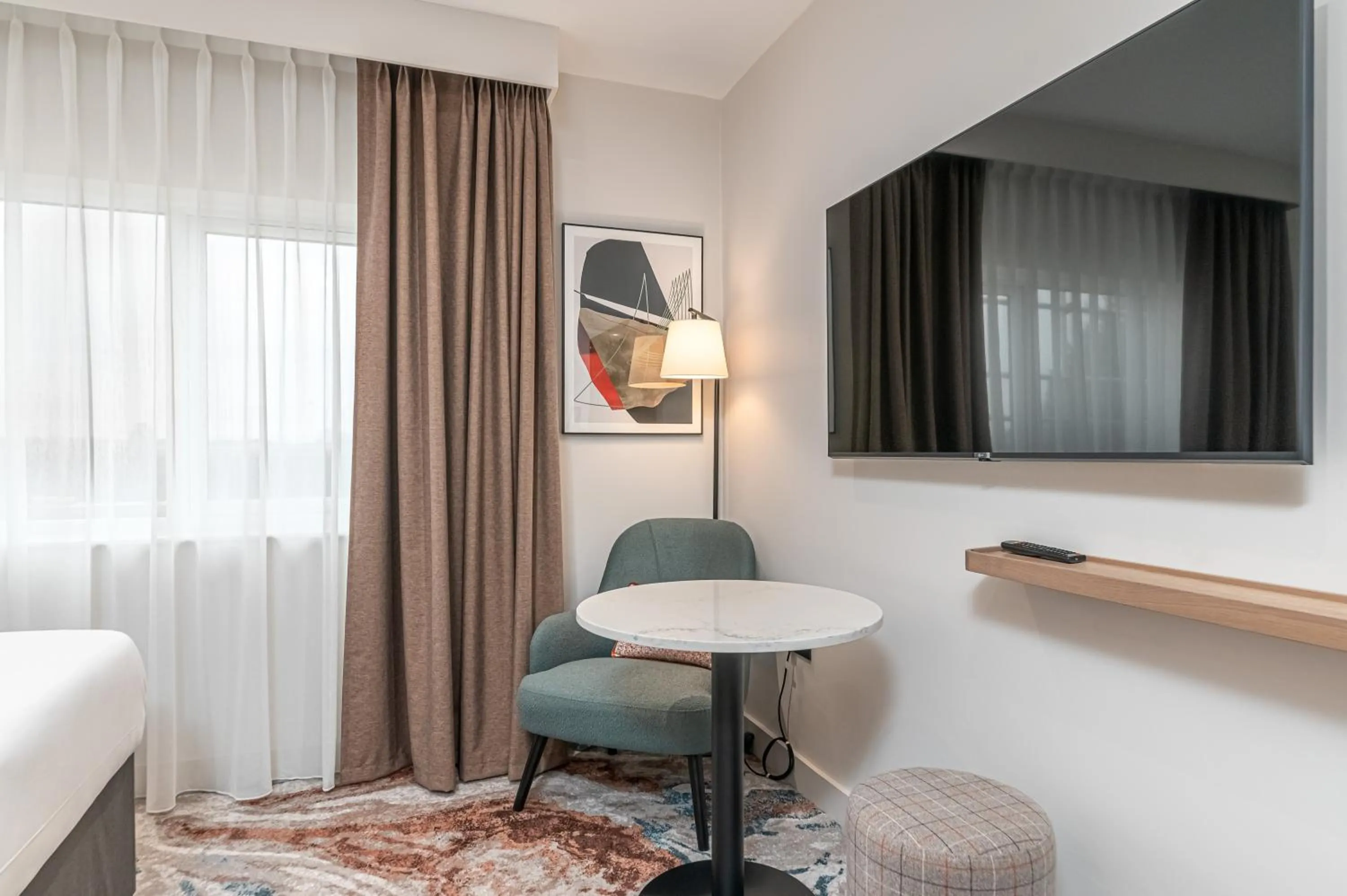 TV and multimedia, Bed in voco Rockingham Forest Corby by IHG