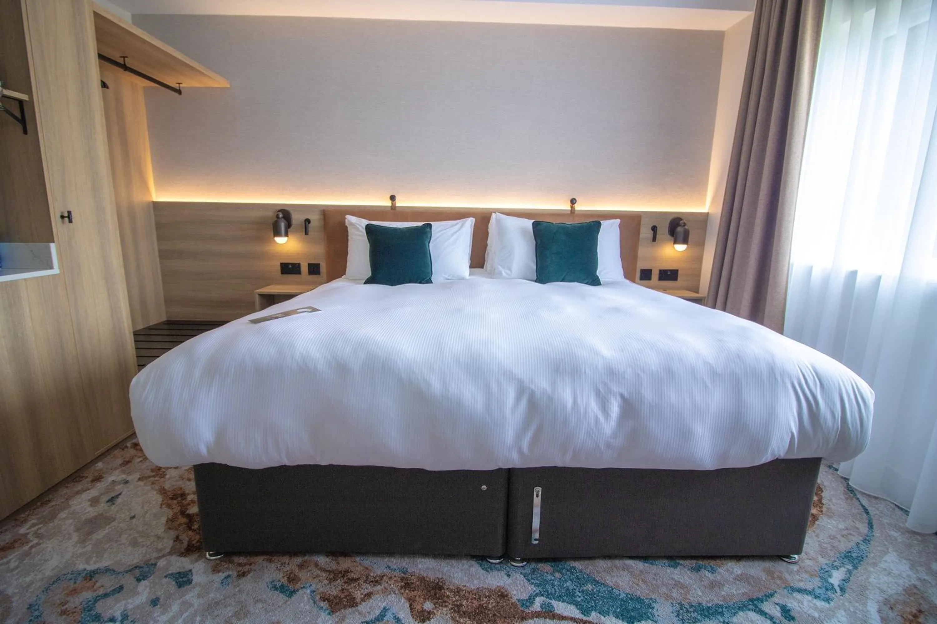 Photo of the whole room, Bed in voco Rockingham Forest Corby by IHG