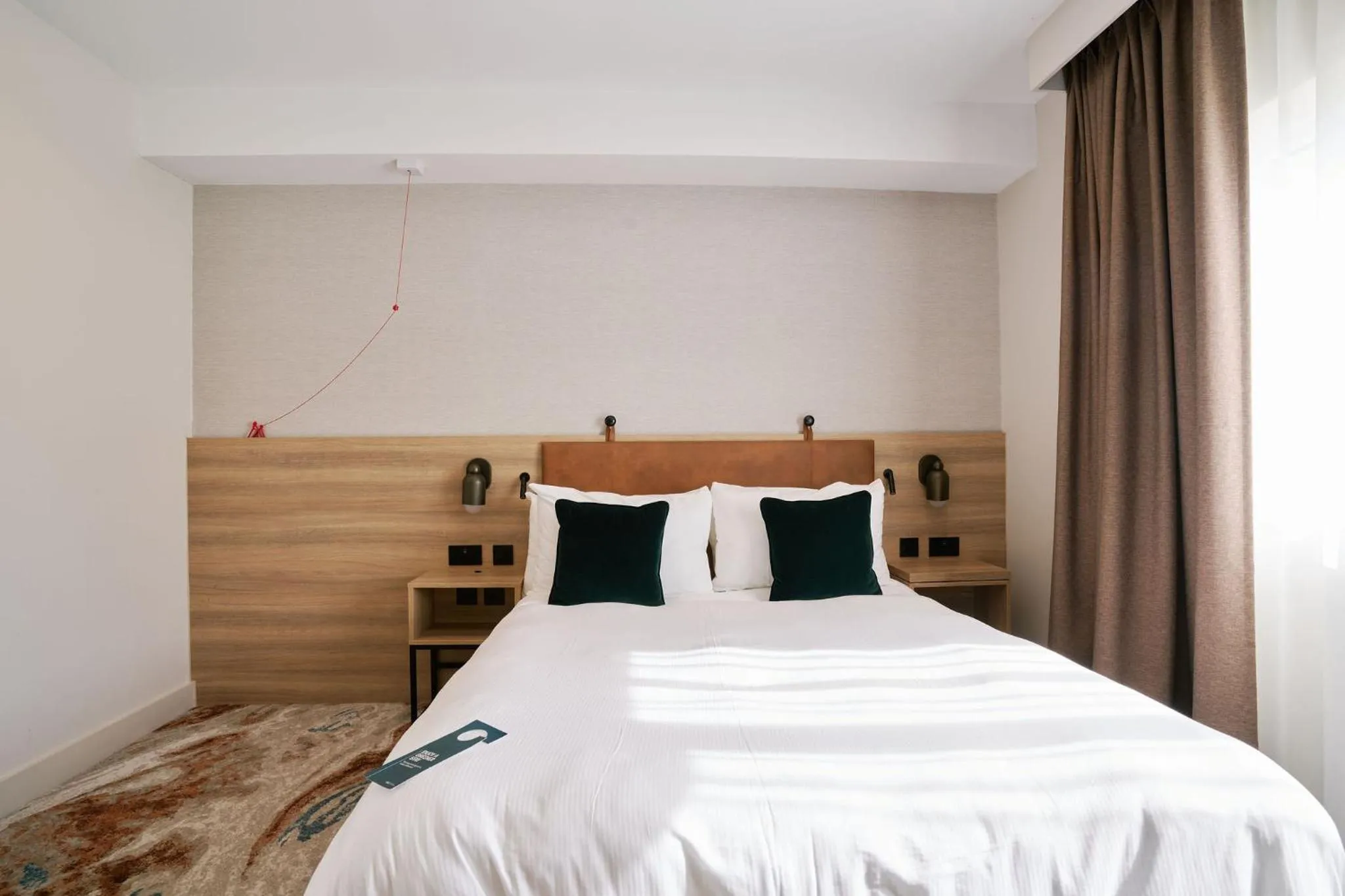 Photo of the whole room, Bed in voco Rockingham Forest Corby by IHG