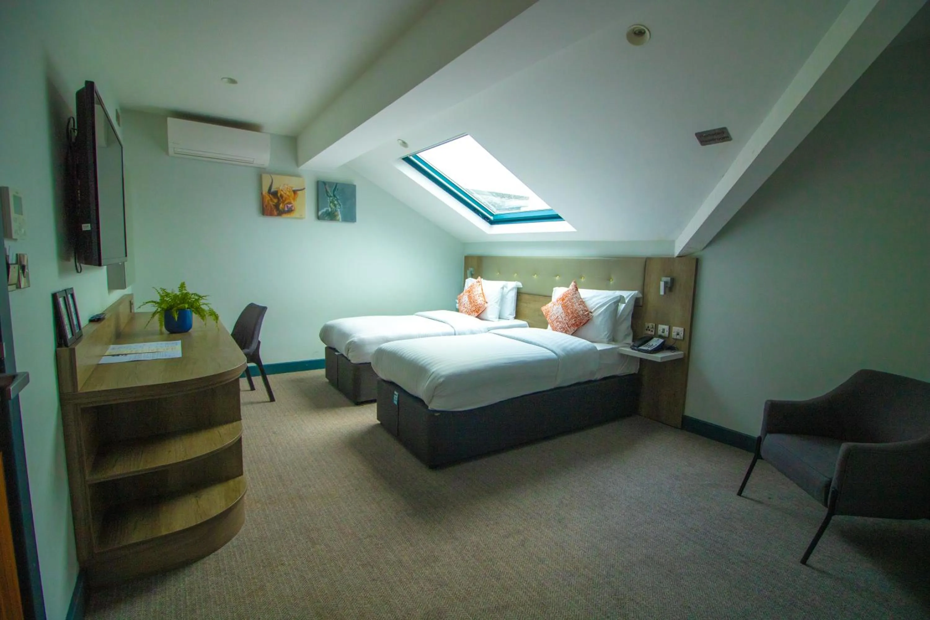 Bedroom, Bed in voco Rockingham Forest Corby by IHG