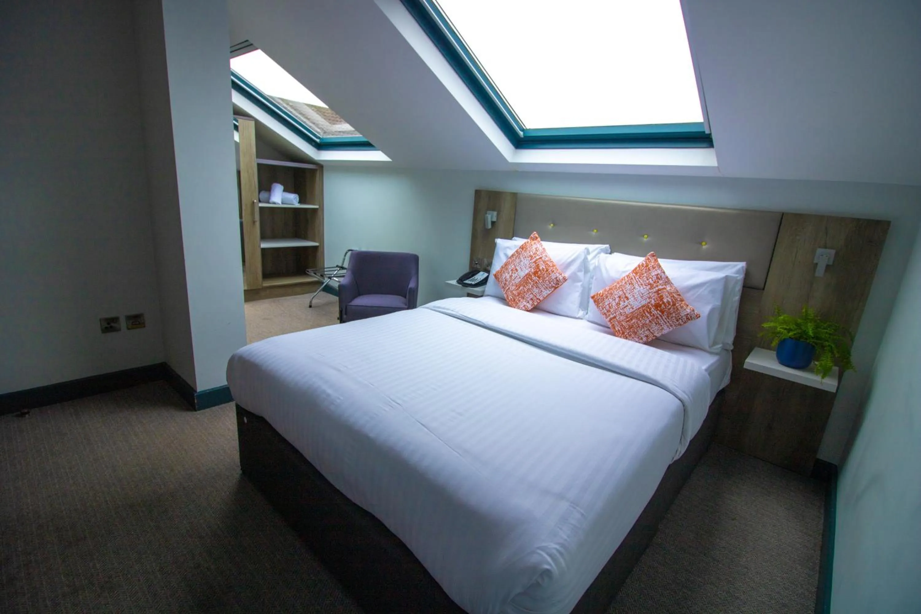 Bedroom, Bed in voco Rockingham Forest Corby by IHG