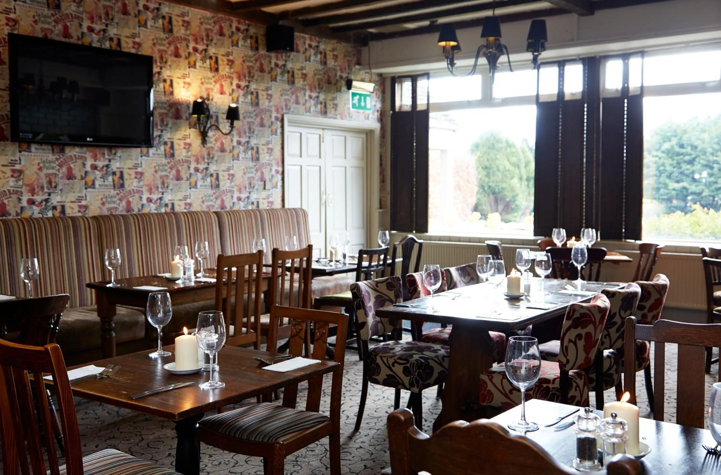 Restaurant/places to eat in Raven Hotel by Greene King Inns