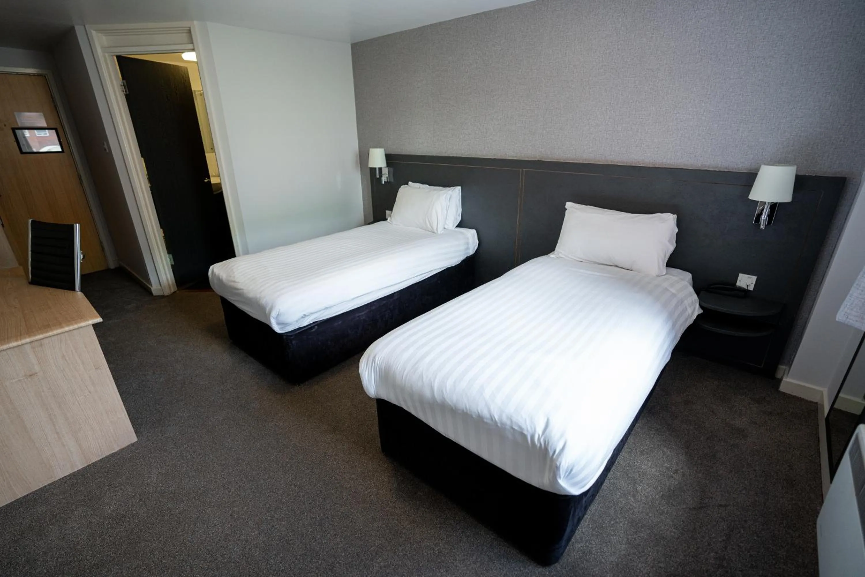 Bedroom, Bed in Pendulum Hotel