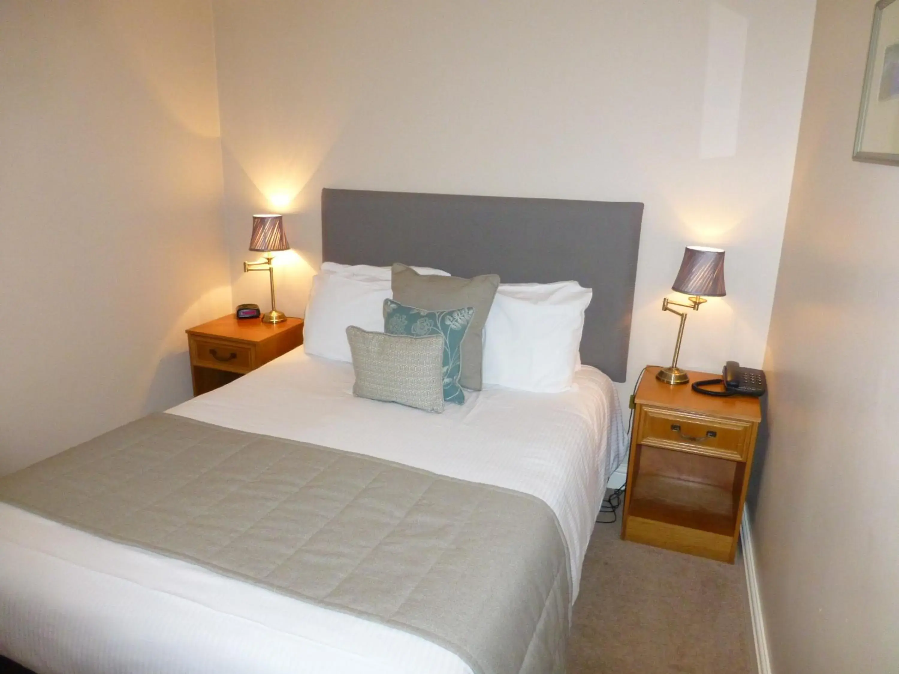 Cozy Courtyard Double Room in The Speech House Cozy Courtyard Double Room in The Speech House