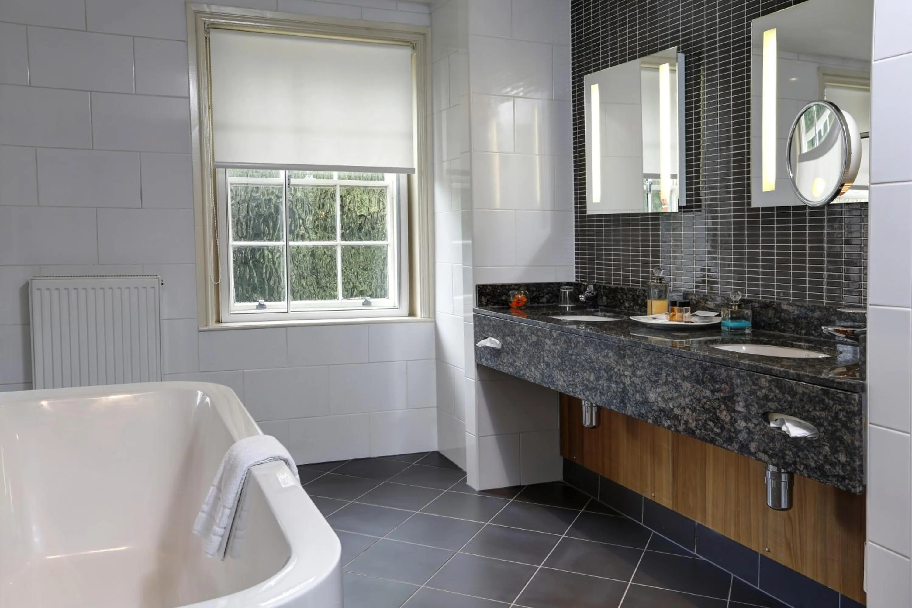 Bathroom in Best Western Plus Moat House Reading