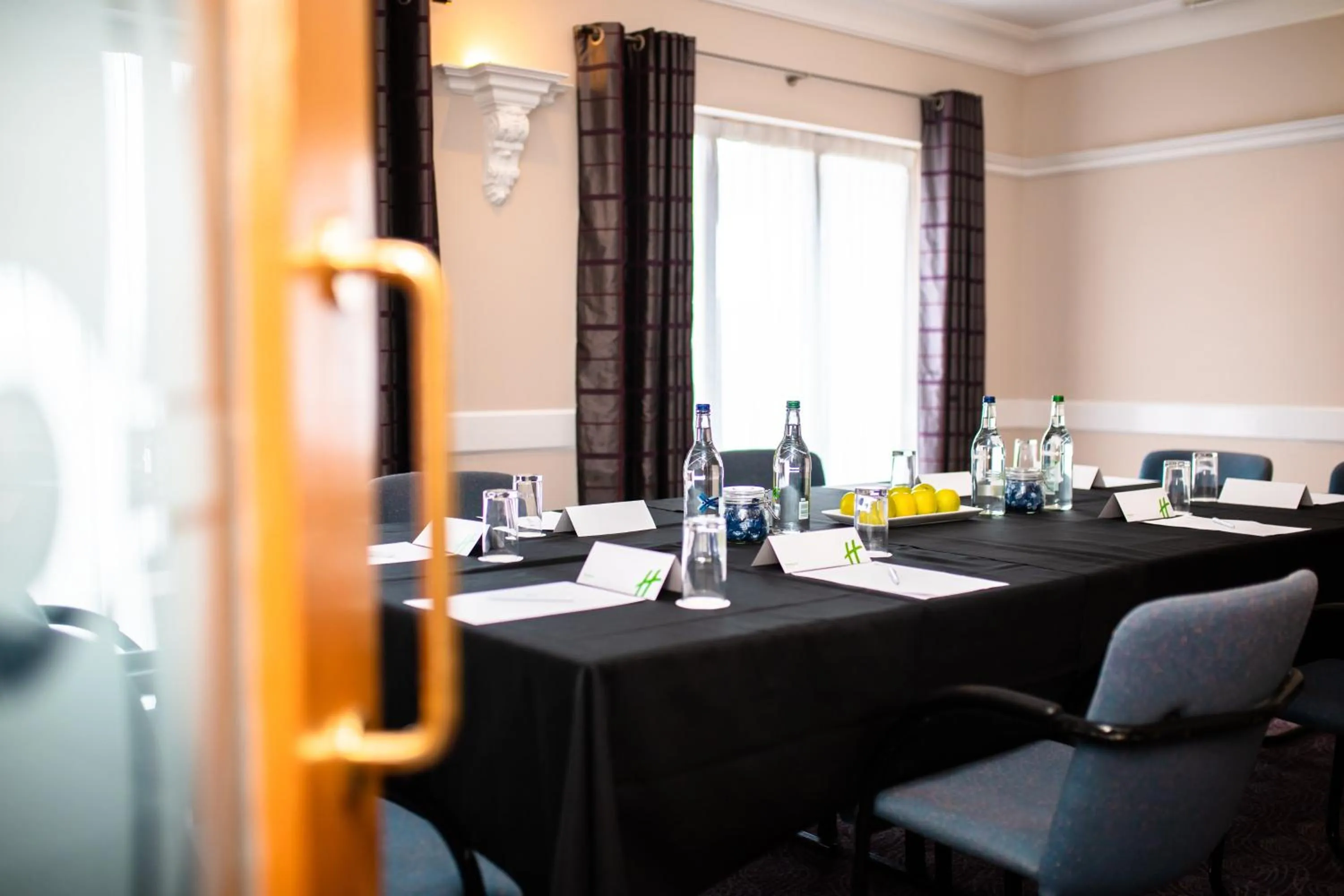 Meeting/conference room in Holiday Inn A55 Chester West by IHG