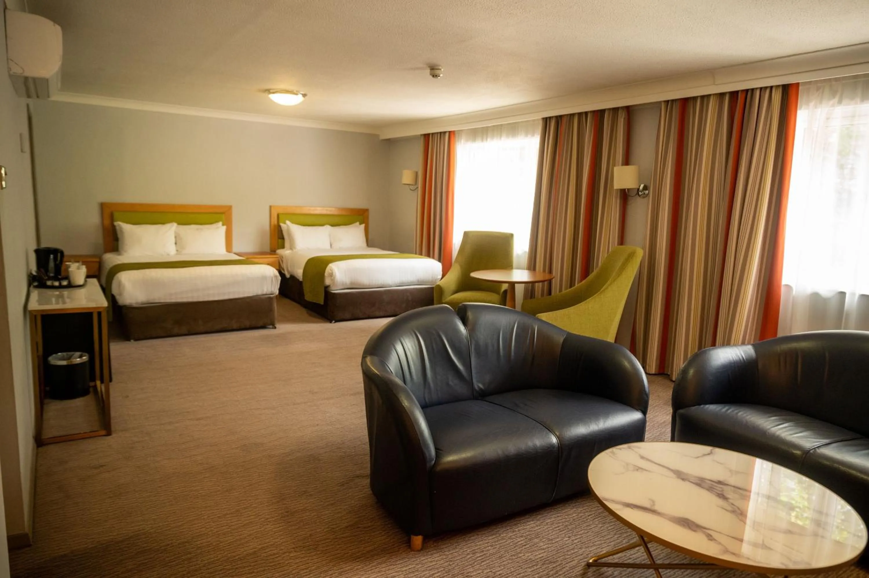 Photo of the whole room, Bed in Holiday Inn A55 Chester West by IHG