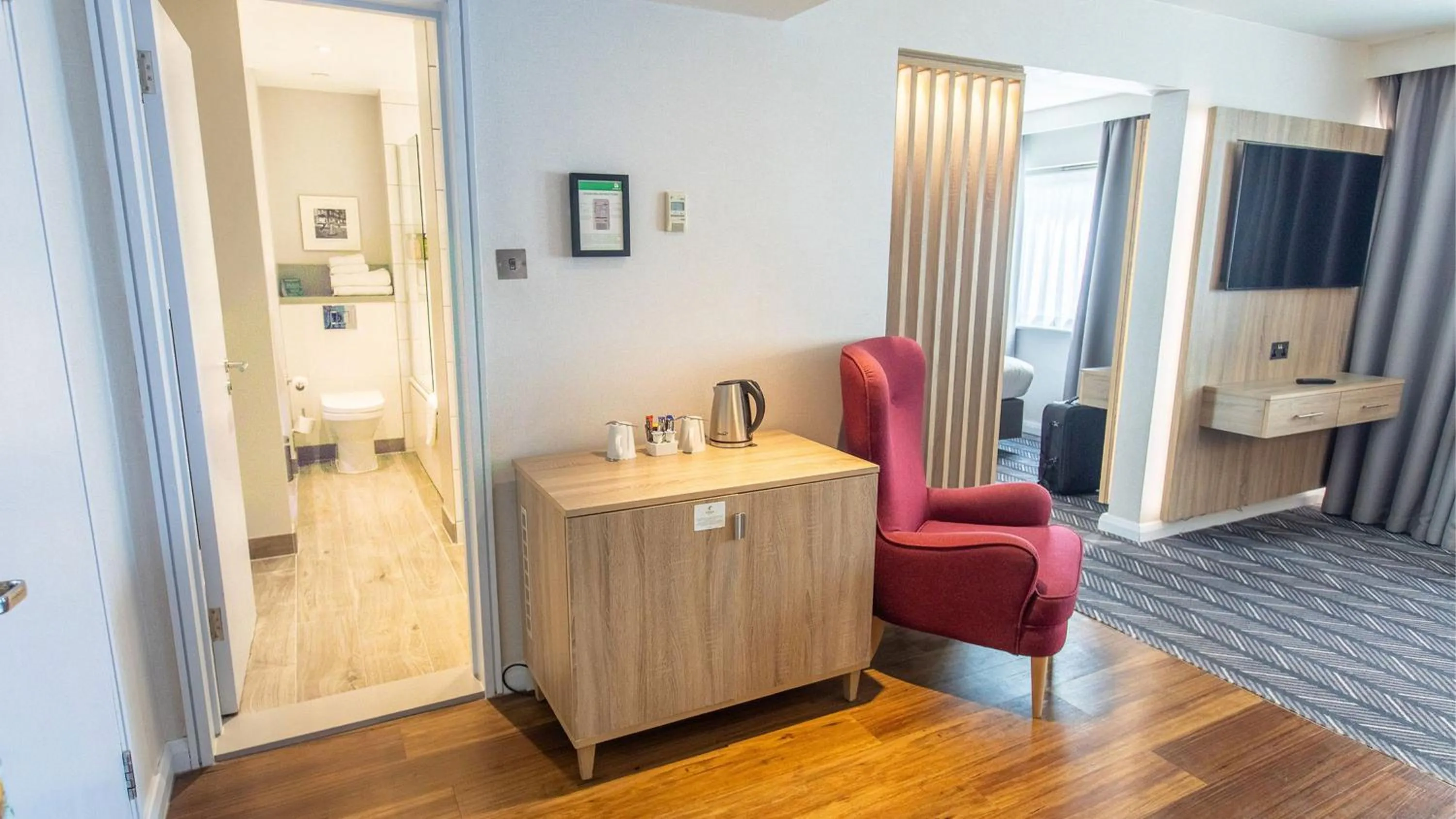 Photo of the whole room in Holiday Inn London-Shepperton by IHG