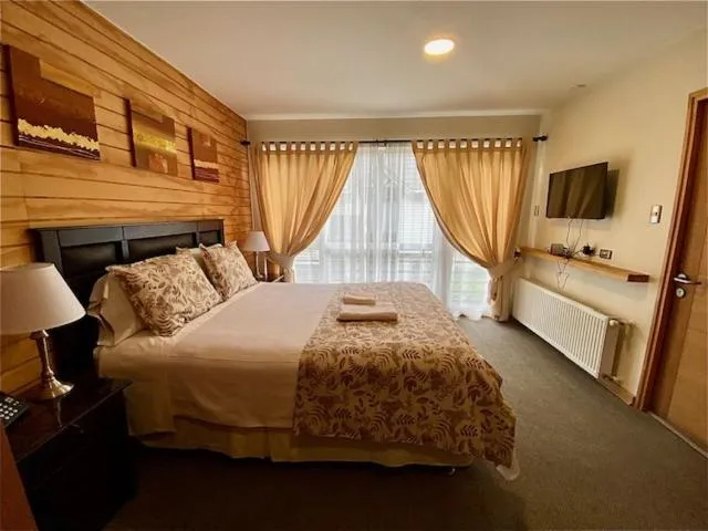 room service, Bed in Madero Aysen ApartHotel