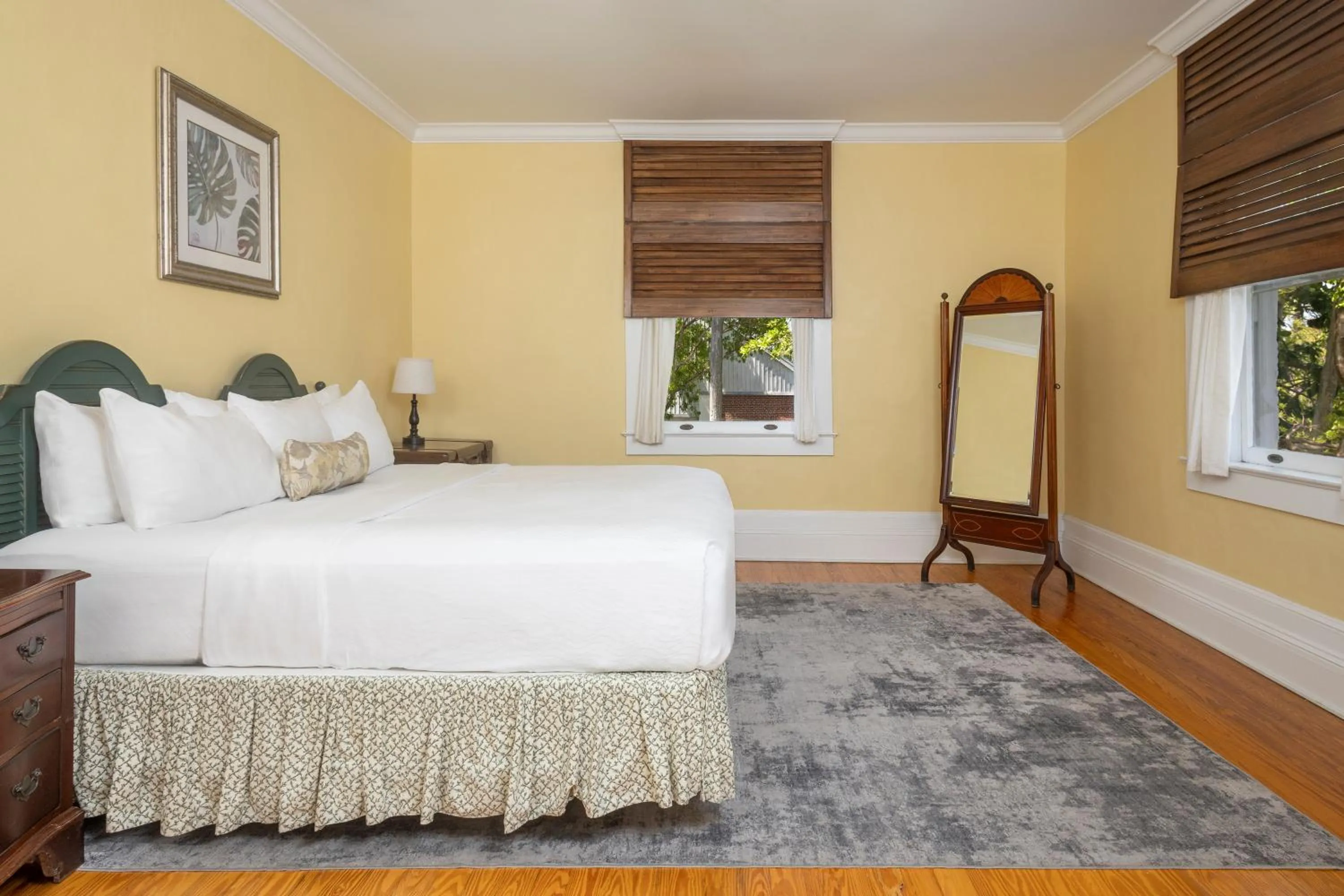 Bathroom, Bed in Weatherstation Inn Circa 1911