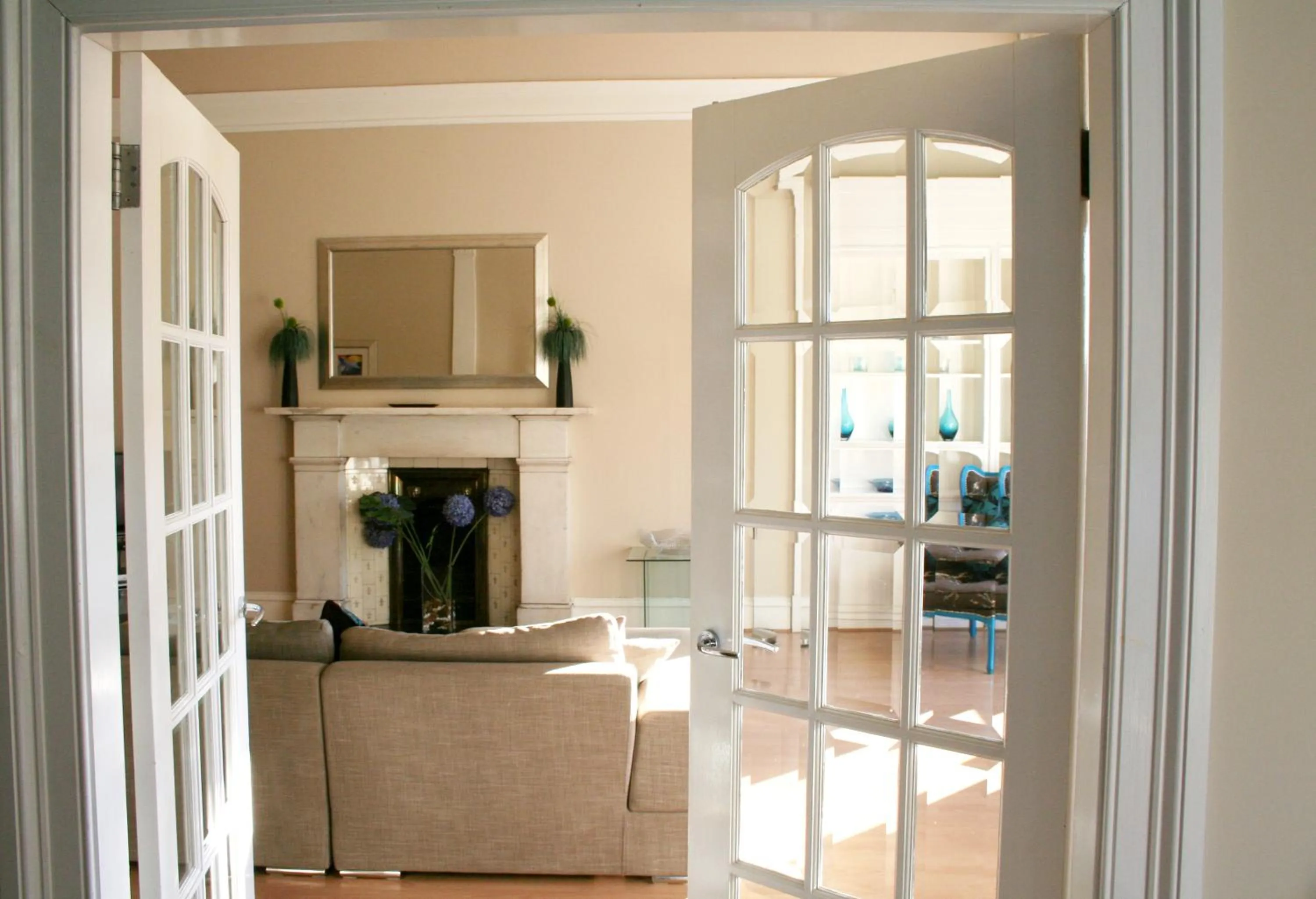 Living room in Dreamhouse Apartments Glasgow West End