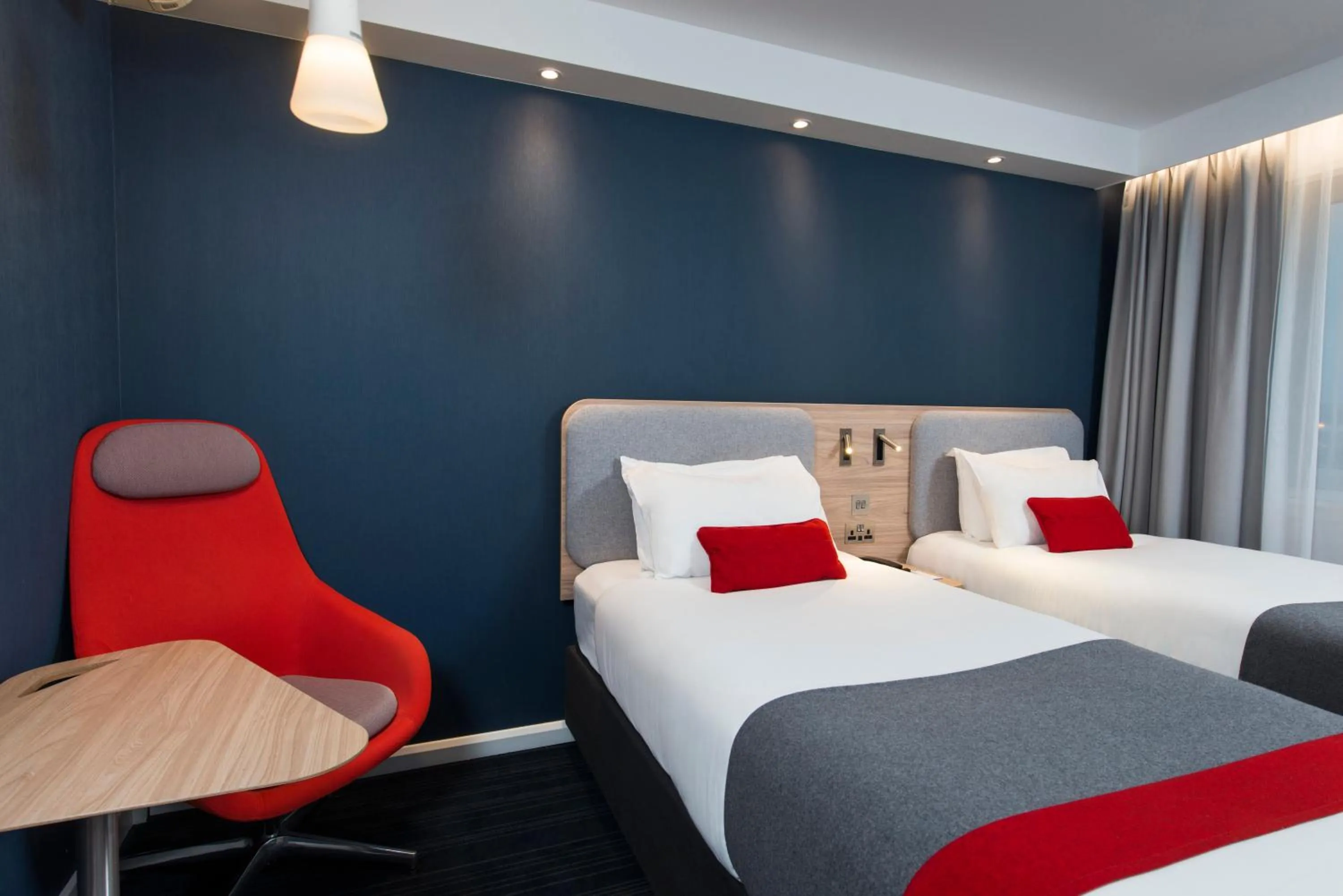 Photo of the whole room, Bed in Holiday Inn Express Edinburgh - Leith Waterfront by IHG
