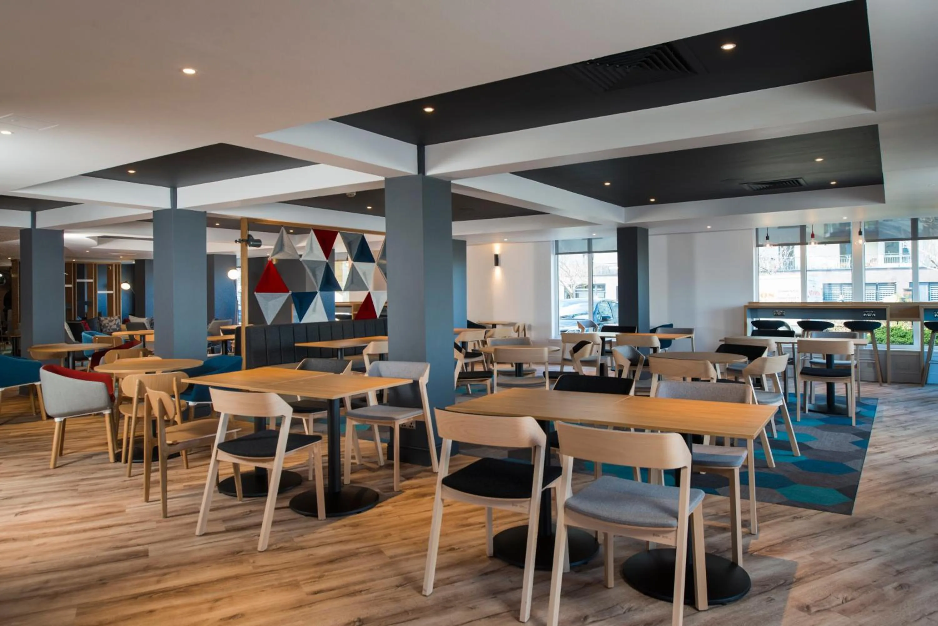 Restaurant/places to eat in Holiday Inn Express Edinburgh - Leith Waterfront by IHG