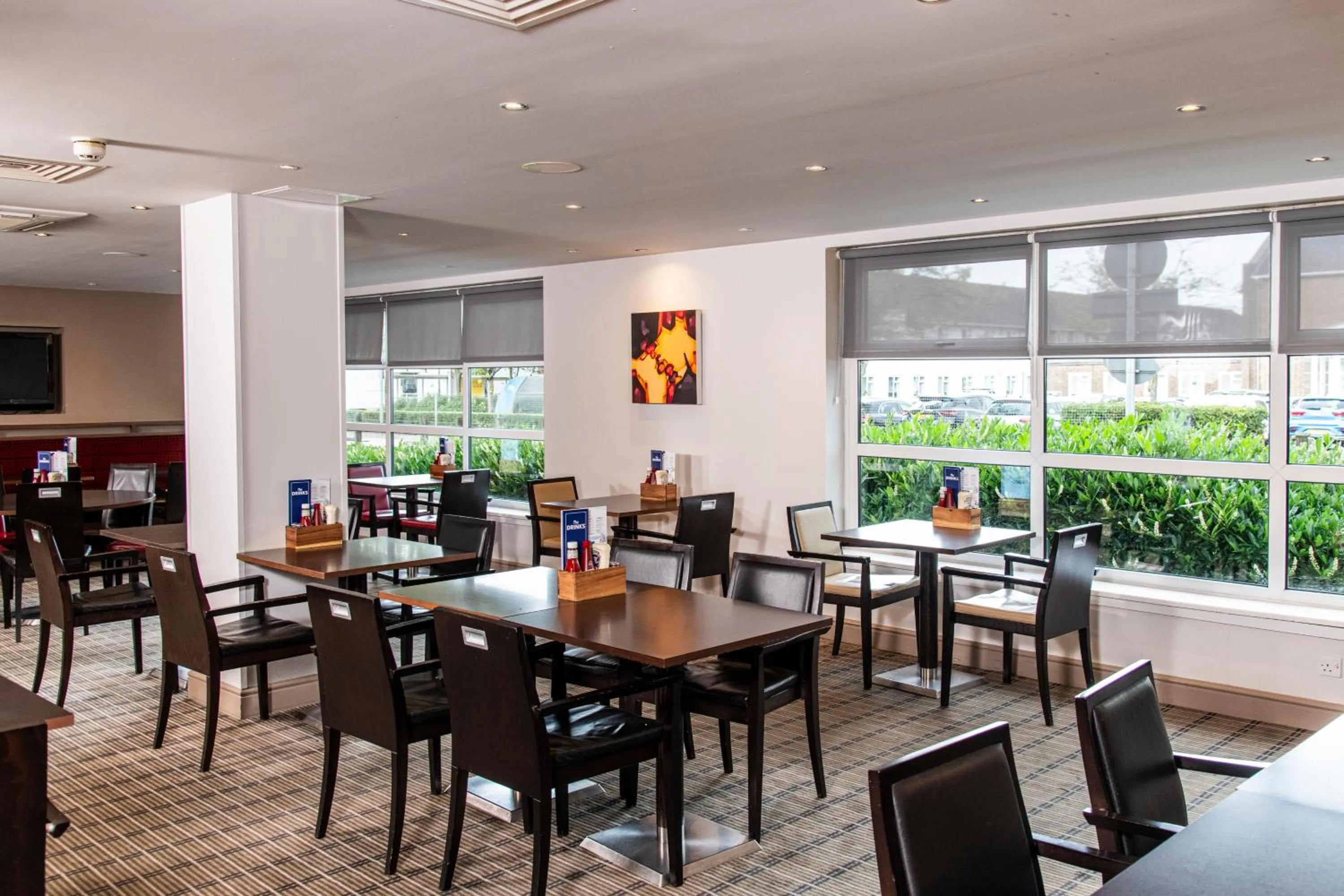 Restaurant/places to eat in Holiday Inn Express - Glasgow Airport by IHG