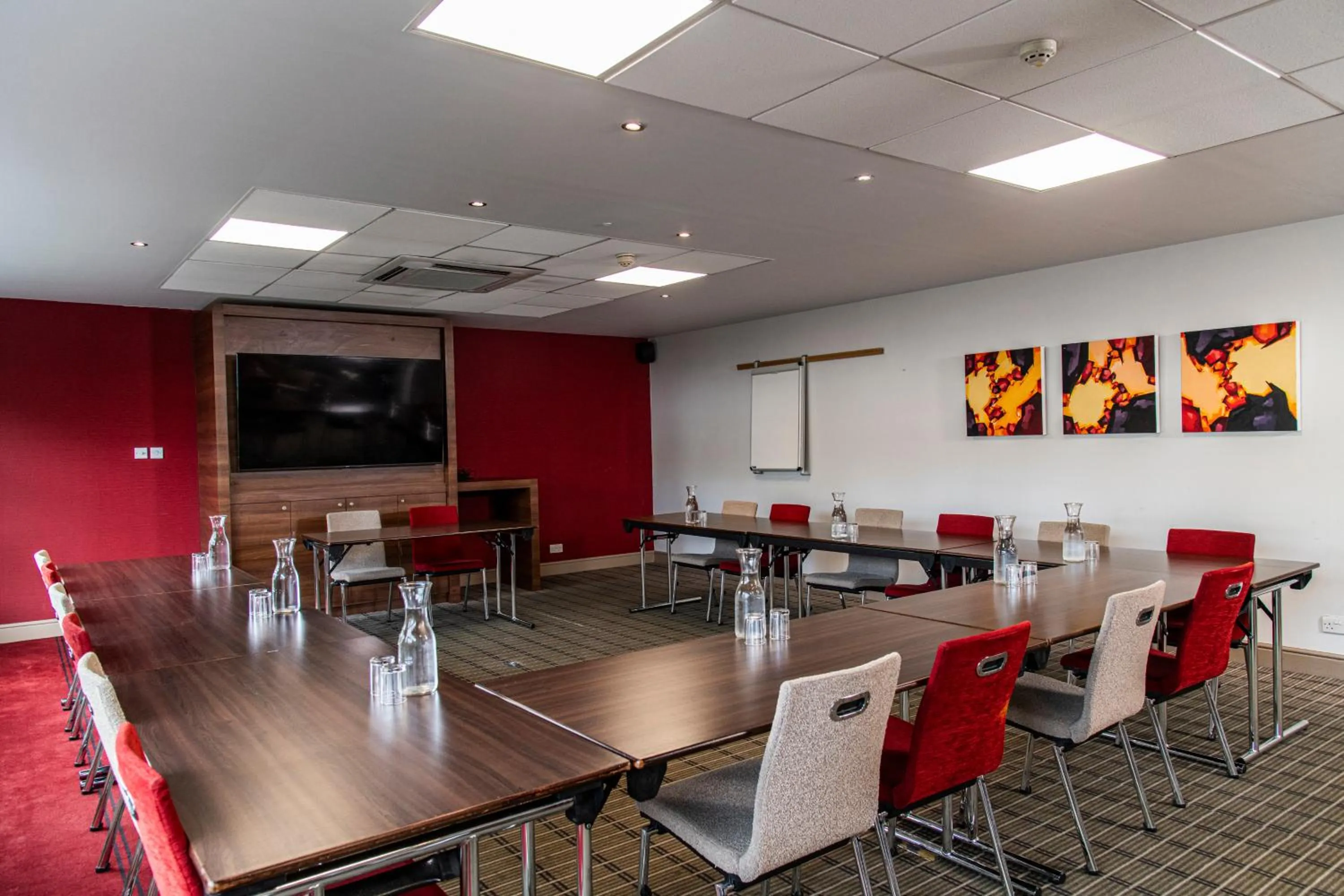 Meeting/conference room in Holiday Inn Express - Glasgow Airport by IHG
