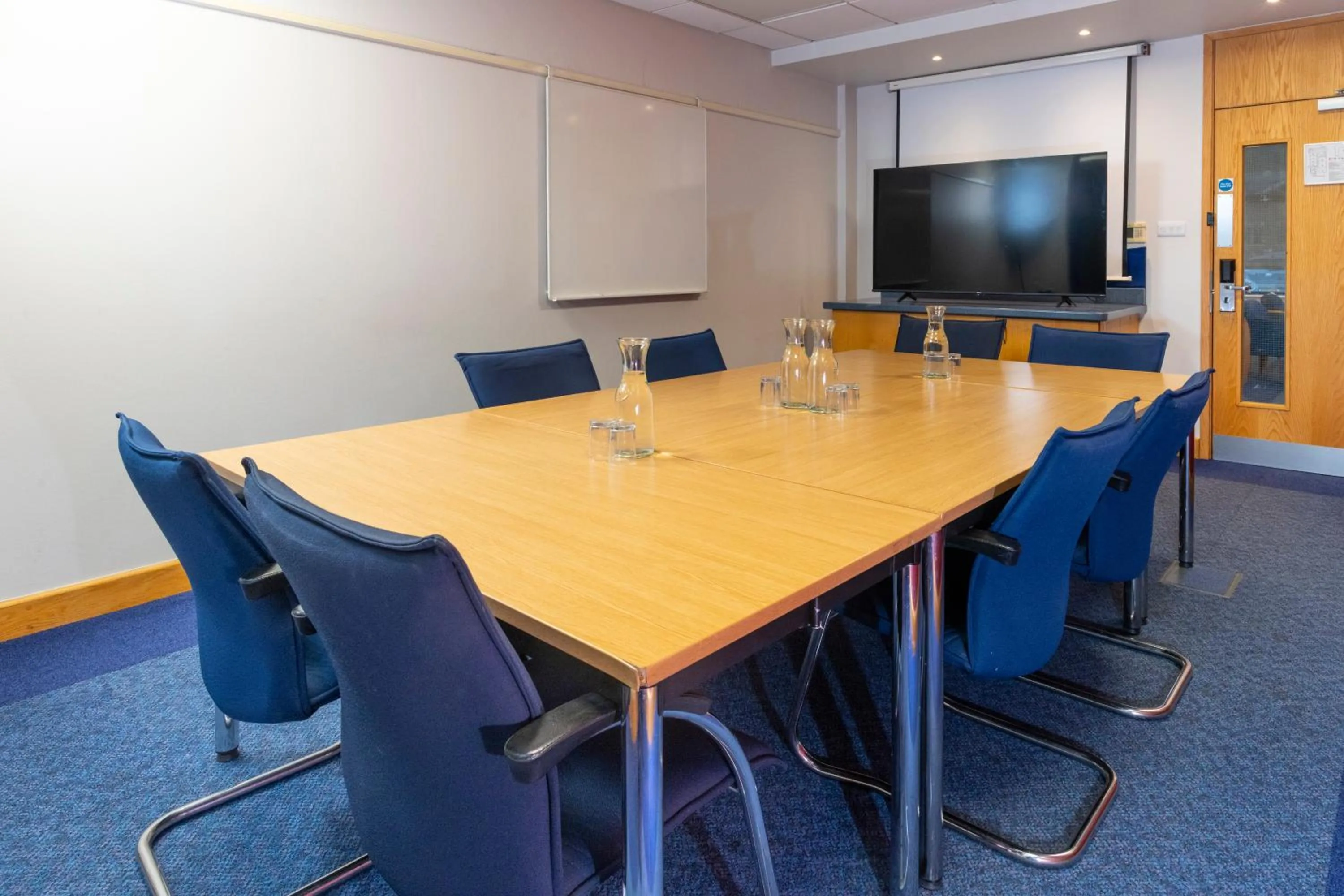 Meeting/conference room in Holiday Inn Express Milton Keynes by IHG