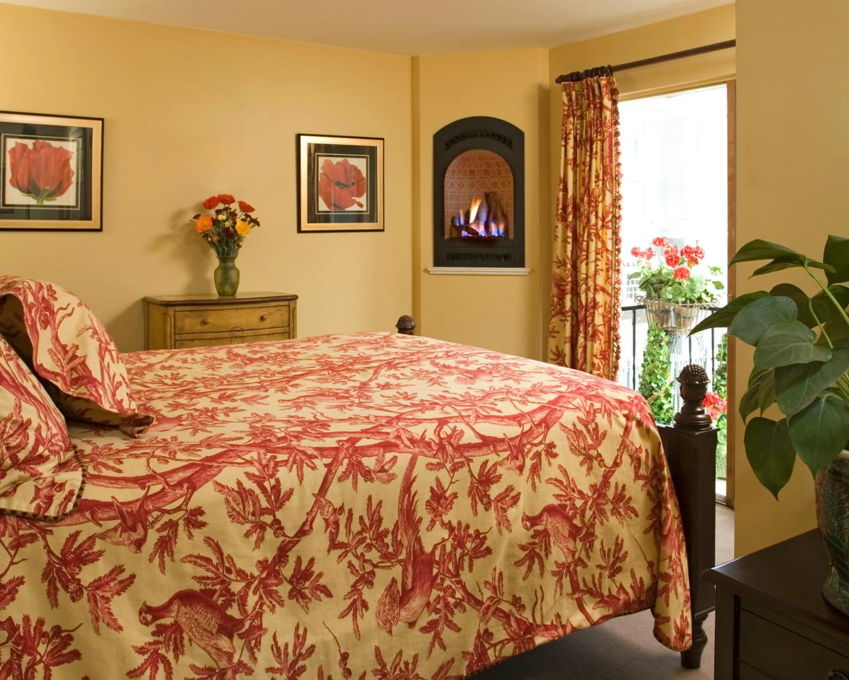 Photo of the whole room, Bed in Hydrangea House Inn