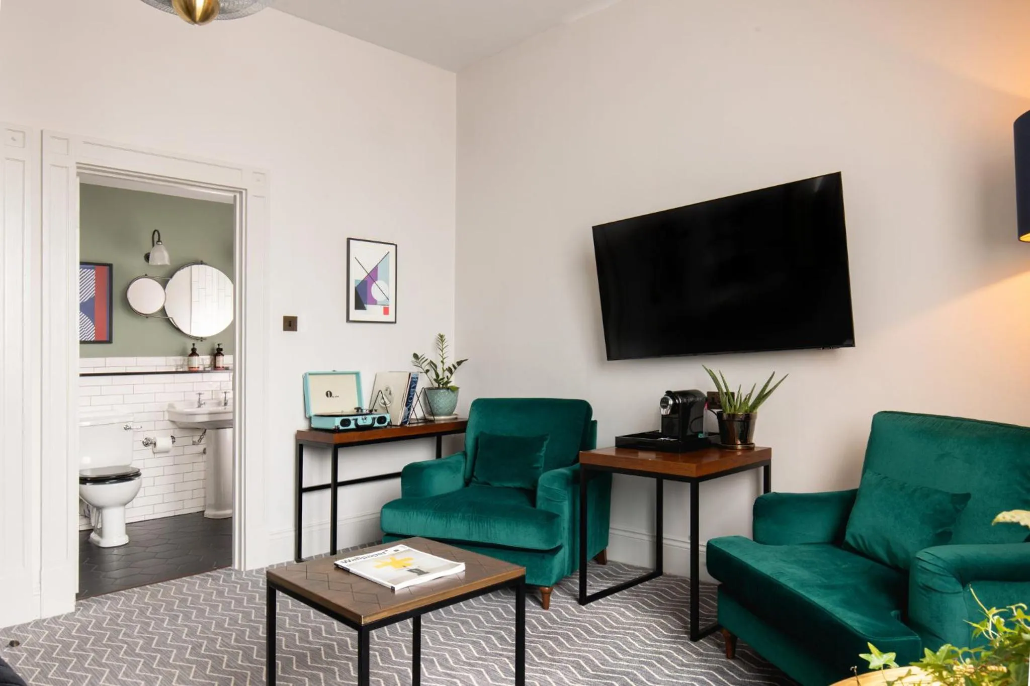 Photo of the whole room in Kimpton Clocktower by IHG