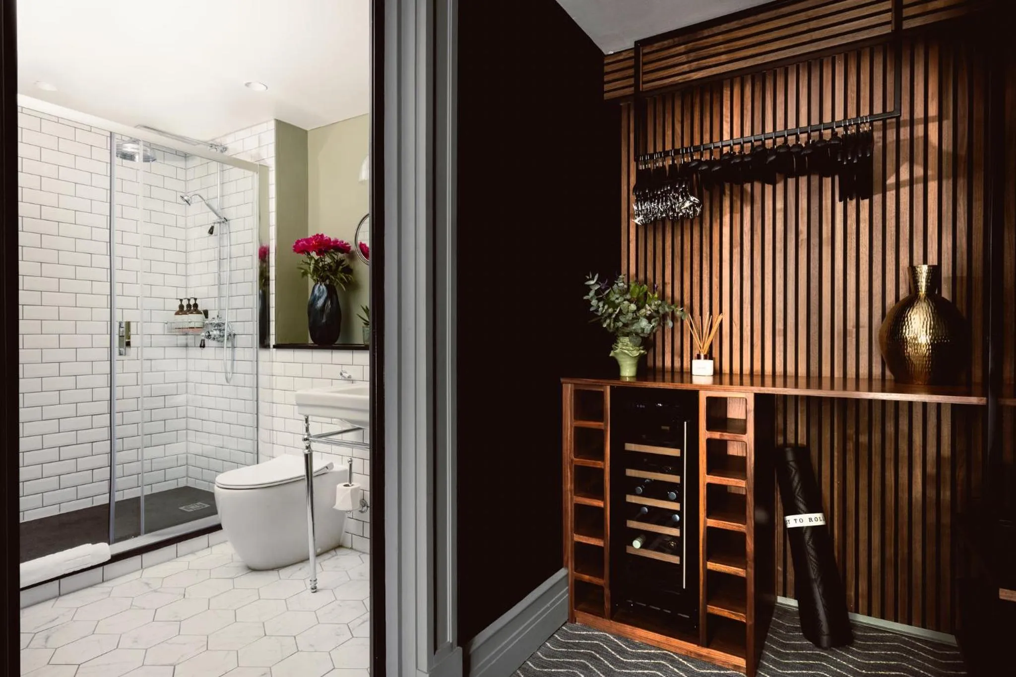 Photo of the whole room in Kimpton Clocktower by IHG