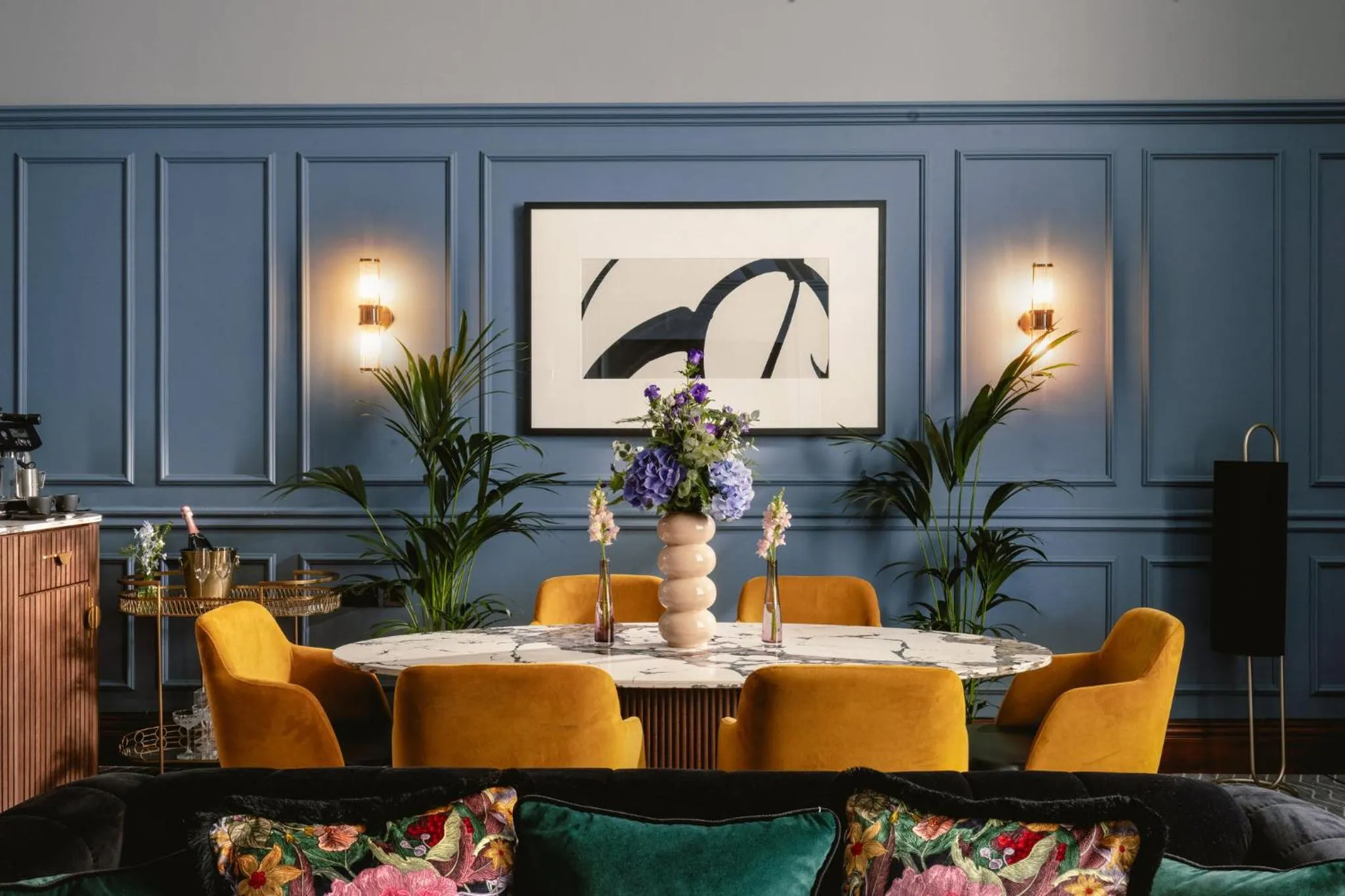 Photo of the whole room in Kimpton Clocktower by IHG