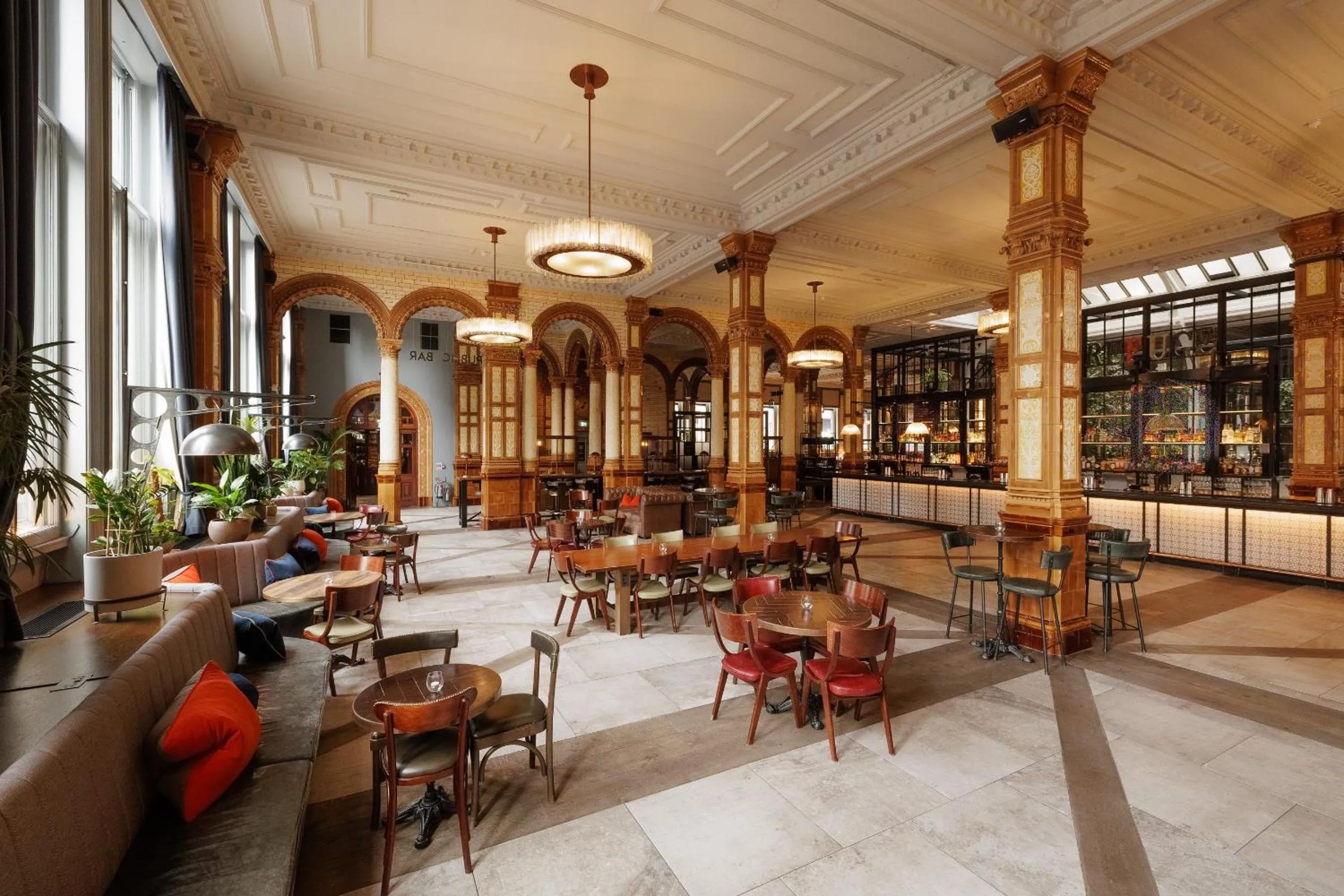 Lounge or bar in Kimpton Clocktower by IHG