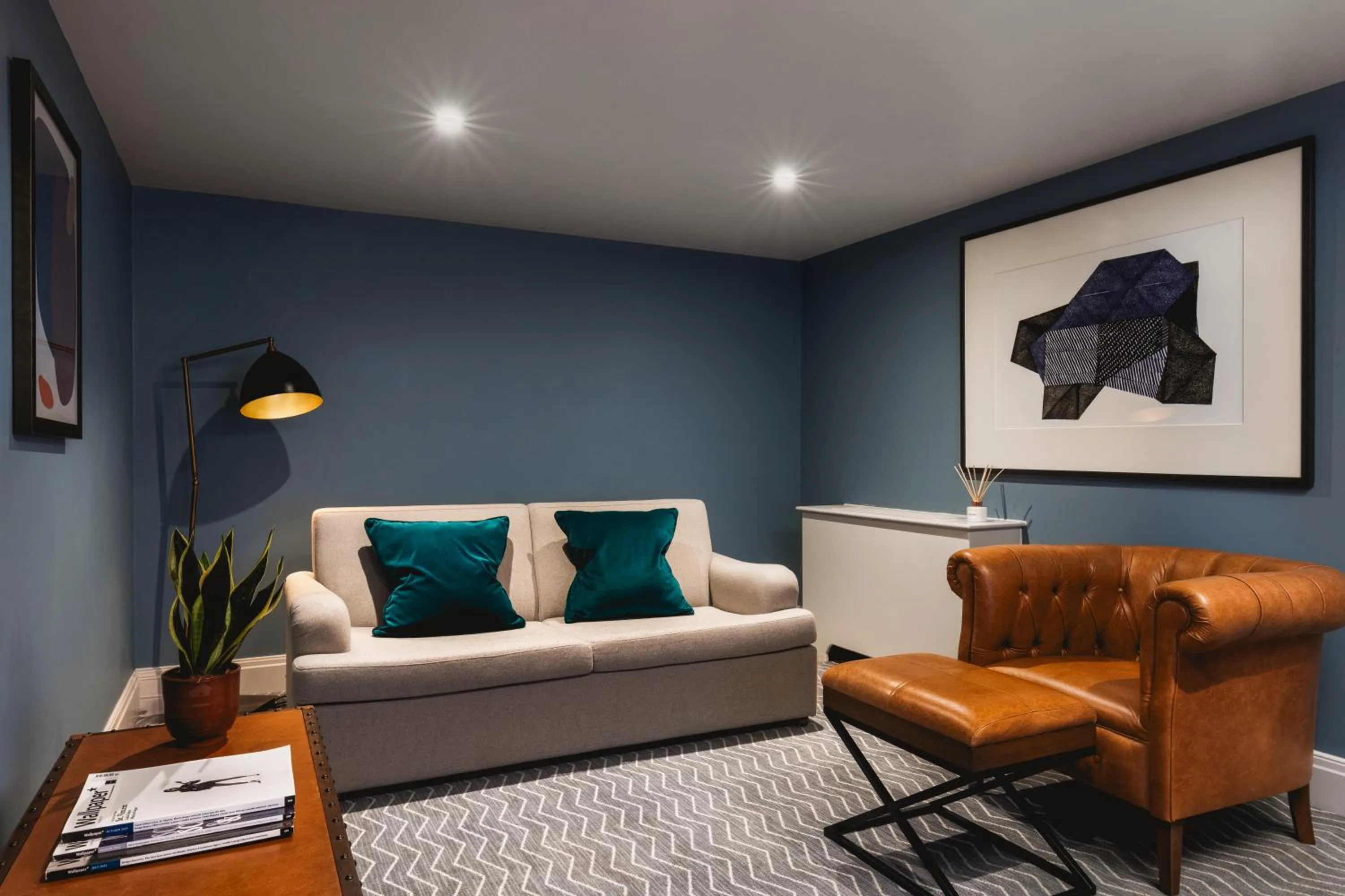 Living room in Kimpton Clocktower by IHG