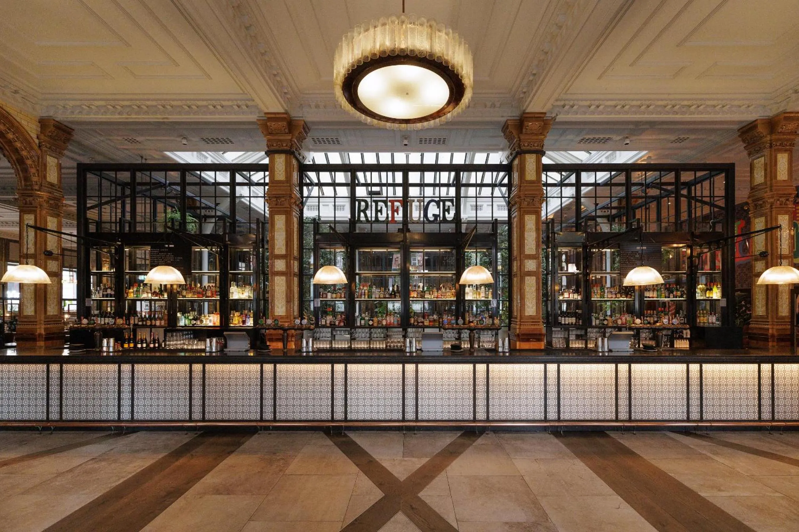 Lounge or bar in Kimpton Clocktower by IHG