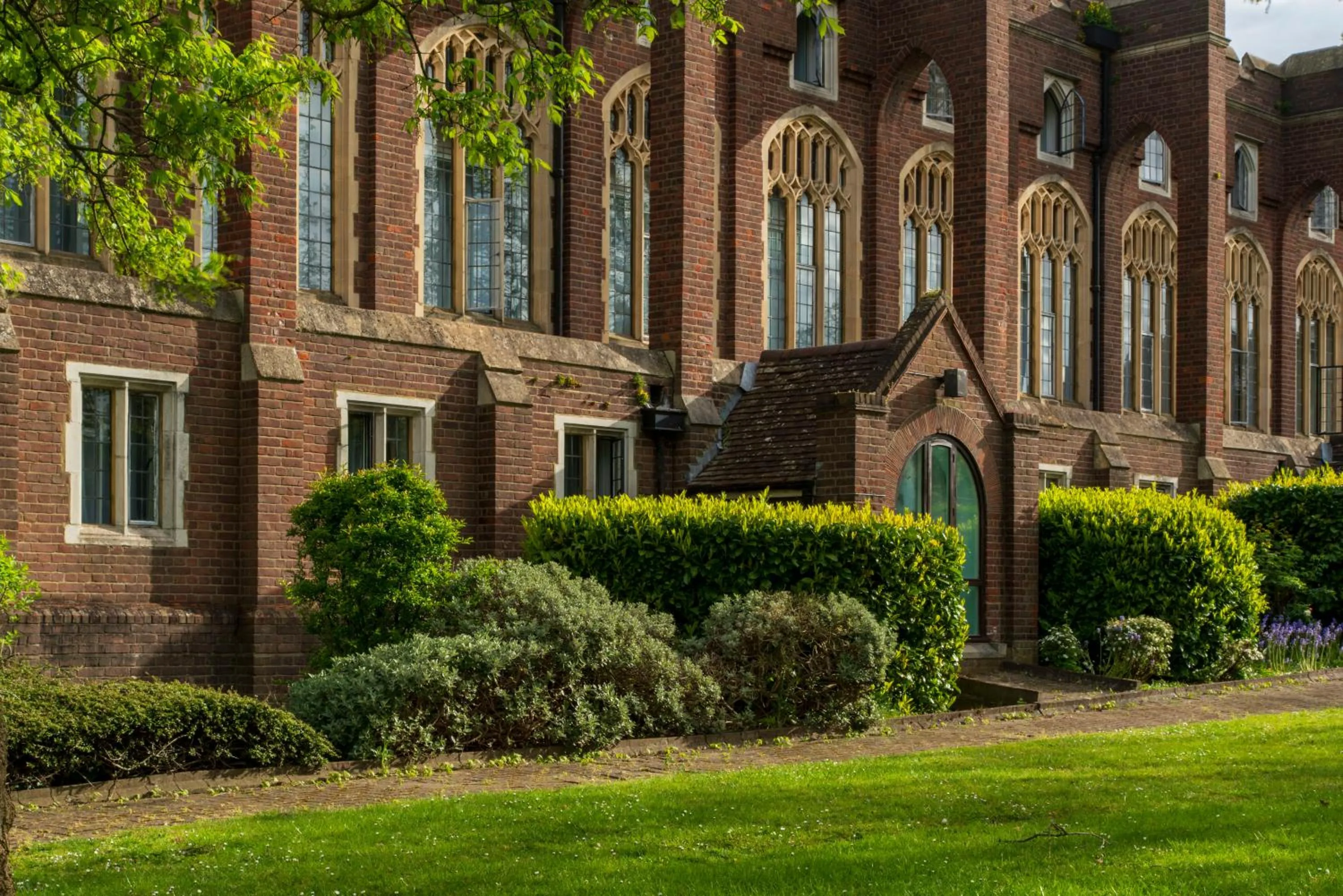 Property building in London Chigwell Prince Regent Hotel, BW Signature Collection