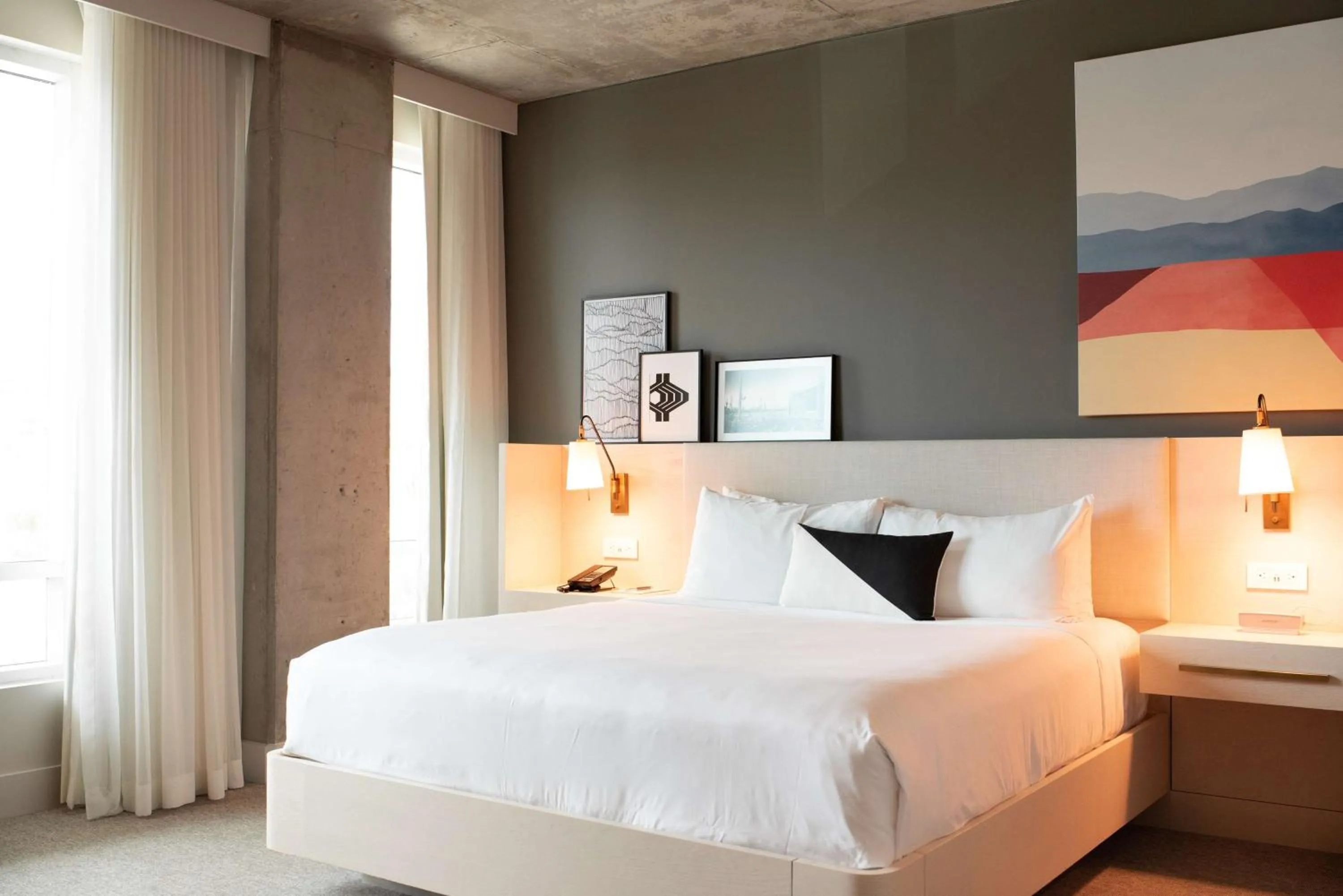 Bedroom, Bed in Mountain Shadows Resort Scottsdale