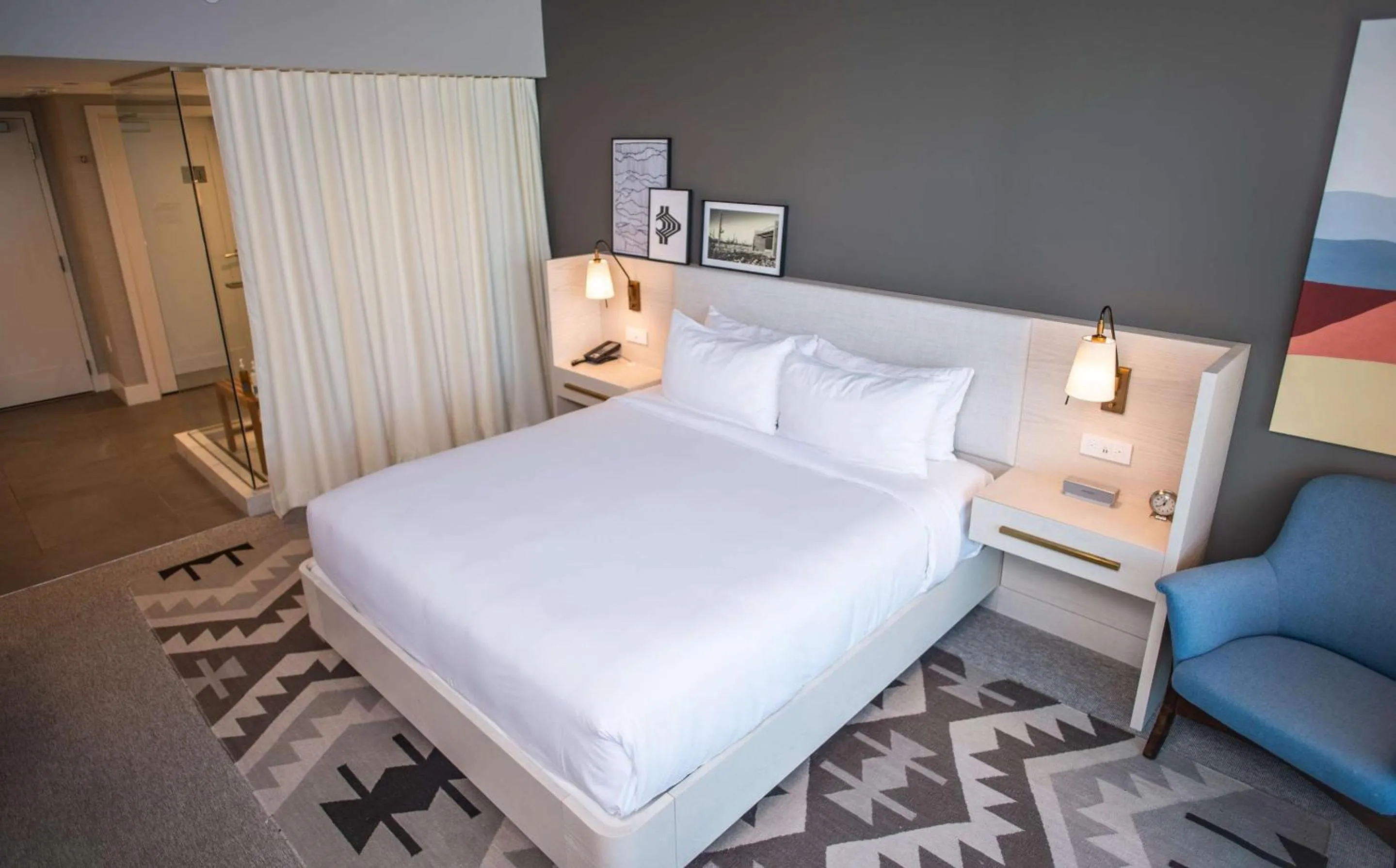 Bedroom, Bed in Mountain Shadows Resort Scottsdale