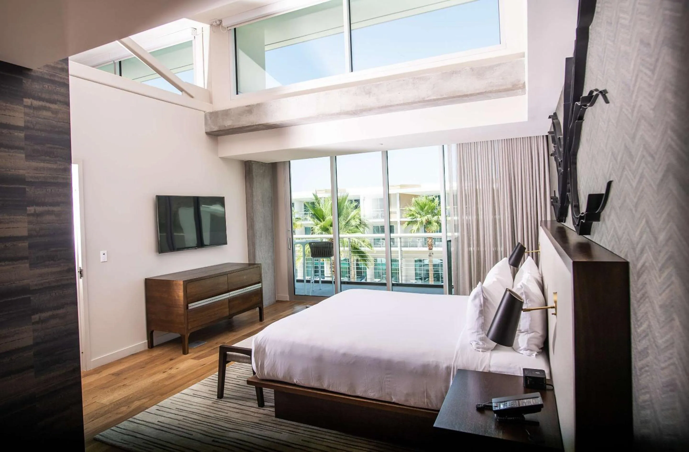 Bedroom, Bed in Mountain Shadows Resort Scottsdale