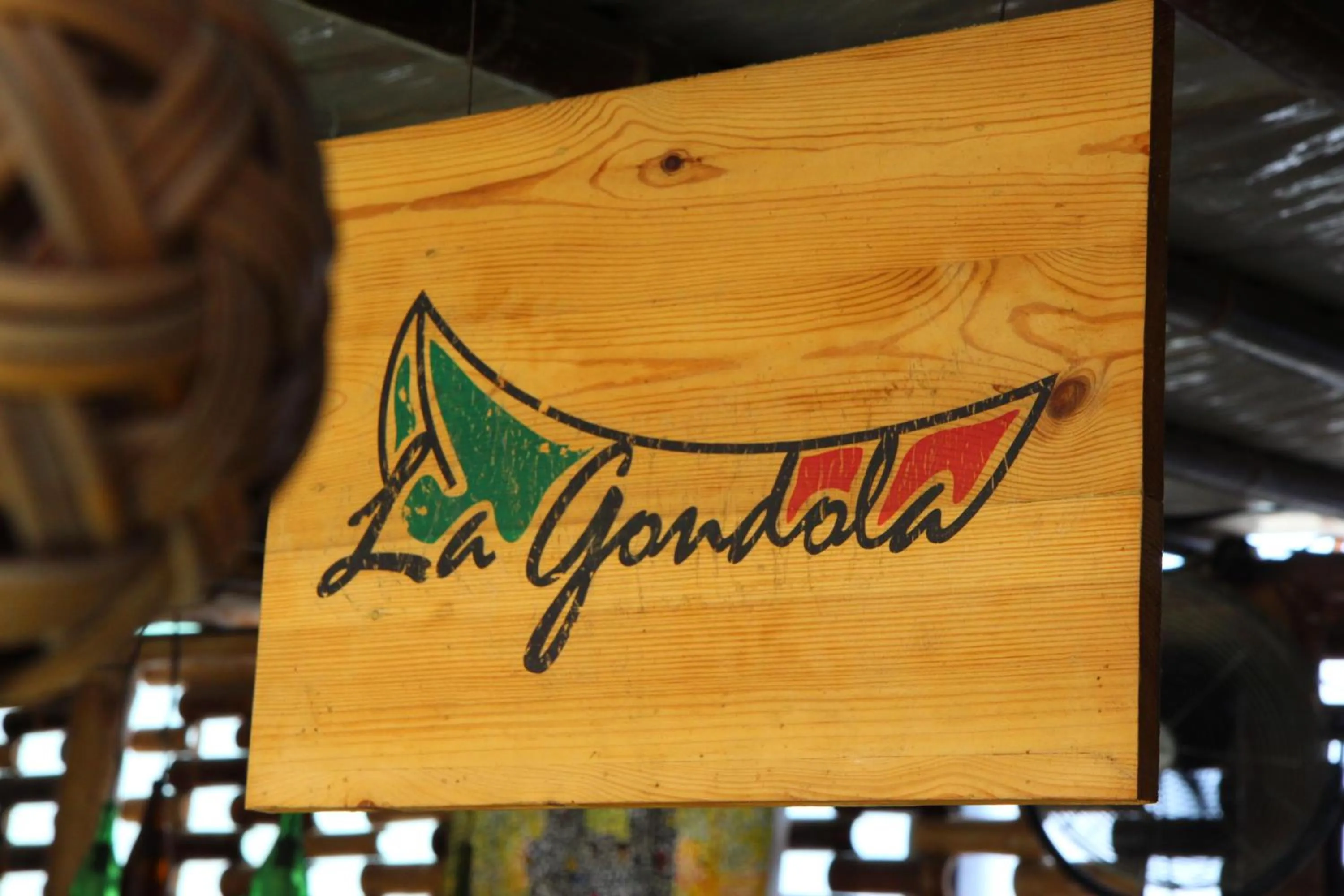 Restaurant/places to eat in Venezia Homestay and Garden