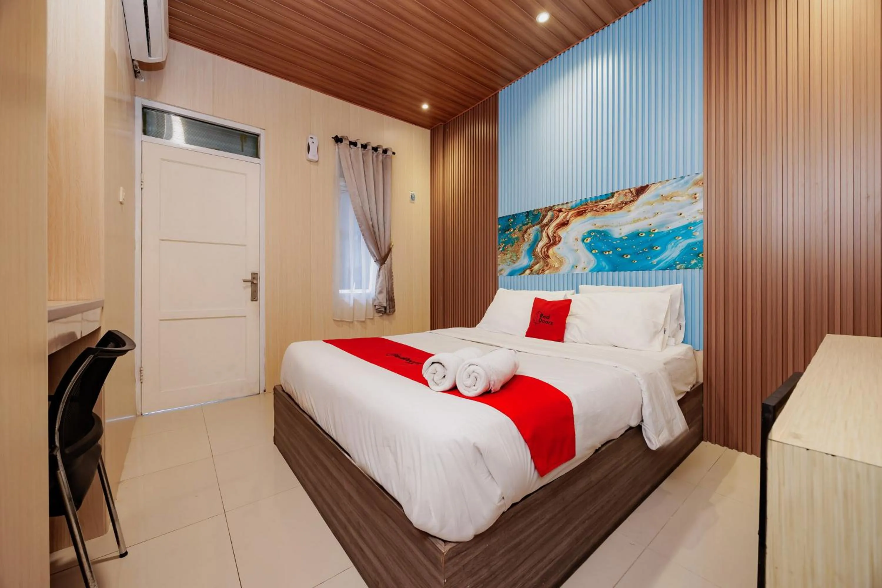 Bedroom, Bed in RedDoorz near Exit Toll Bogor