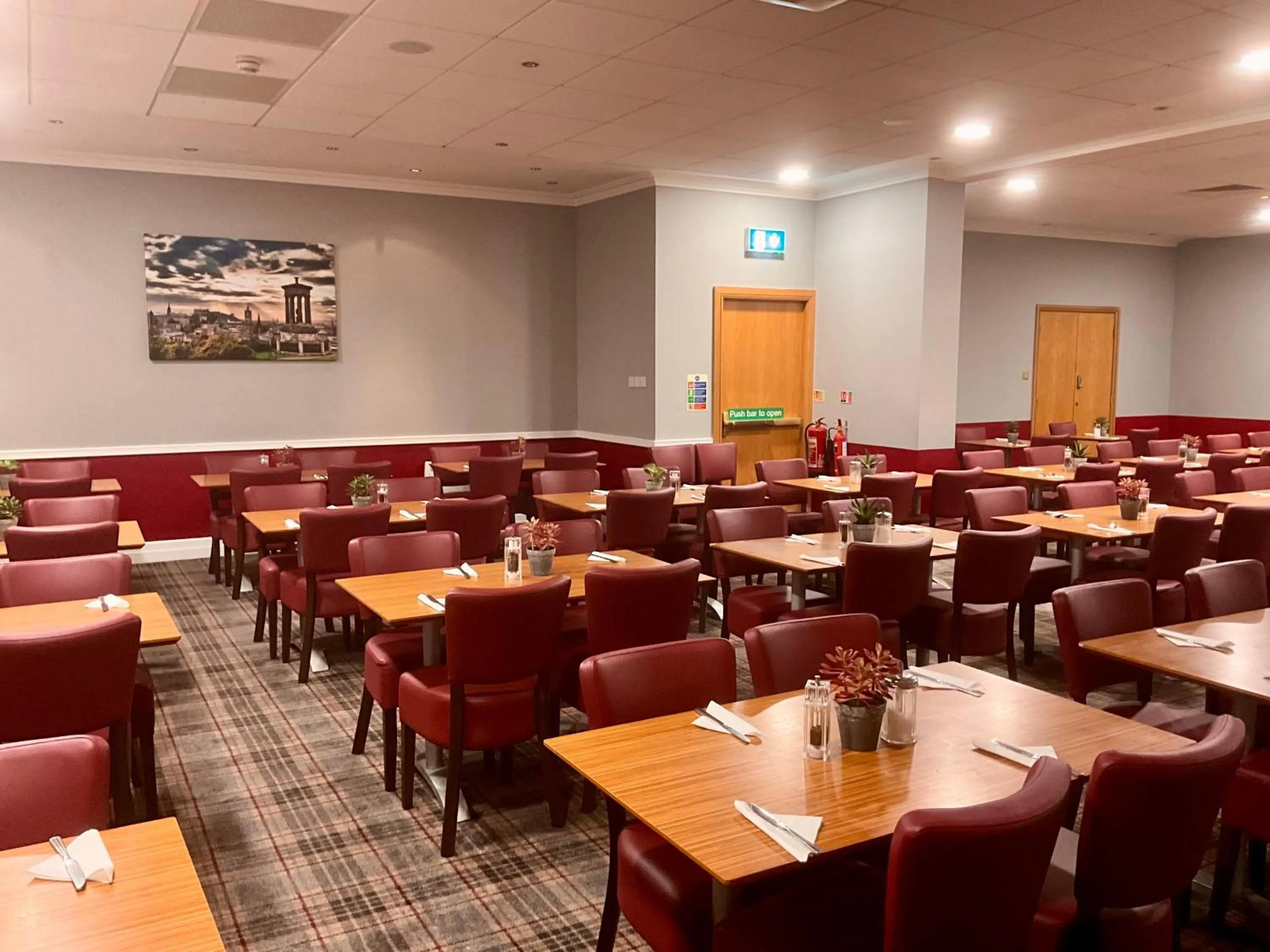 Restaurant/places to eat in Britannia Edinburgh Hotel