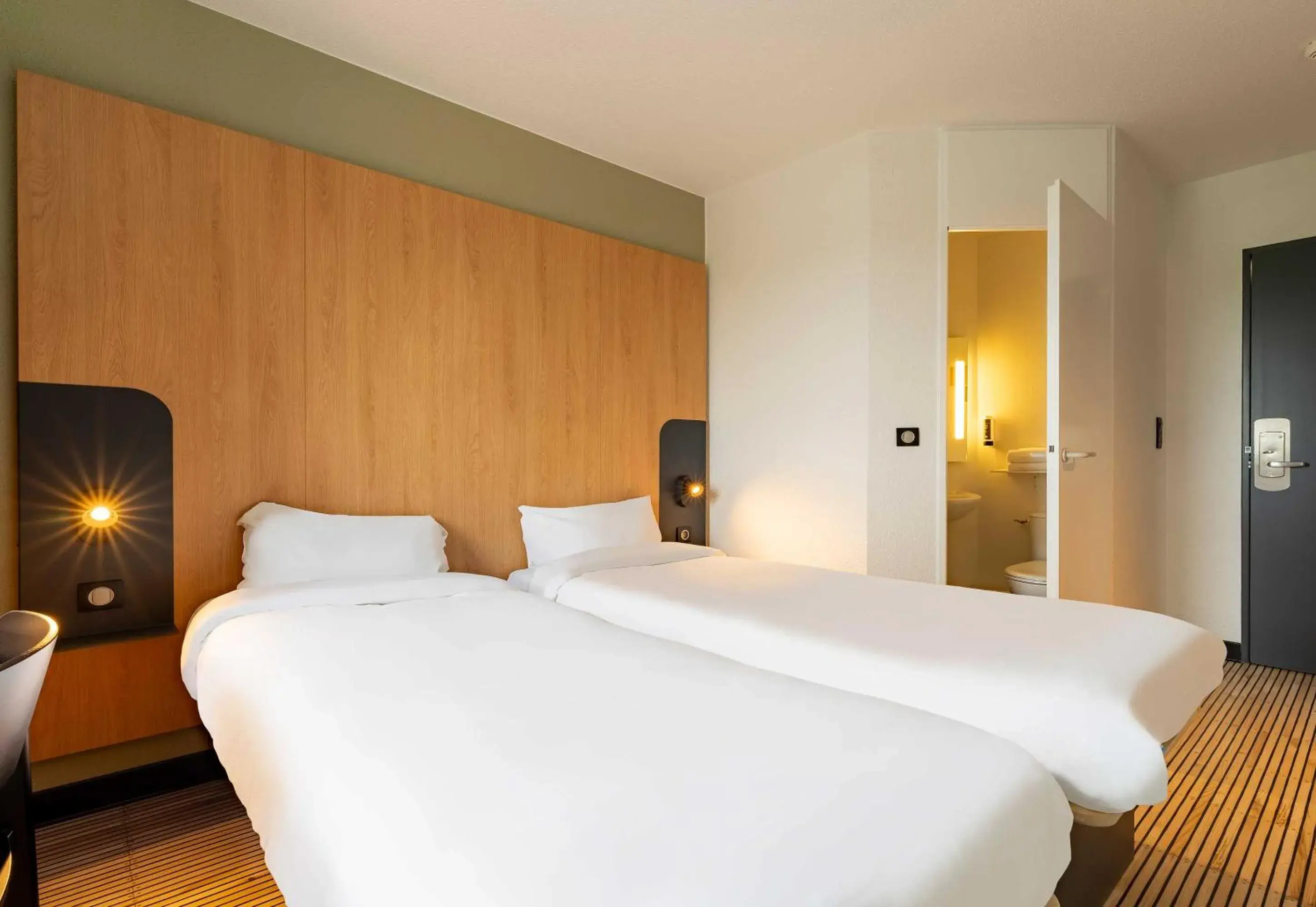 Twin Room in B&B HOTEL Calais Centre St Pierre Twin Room in B&B HOTEL Calais Centre St Pierre