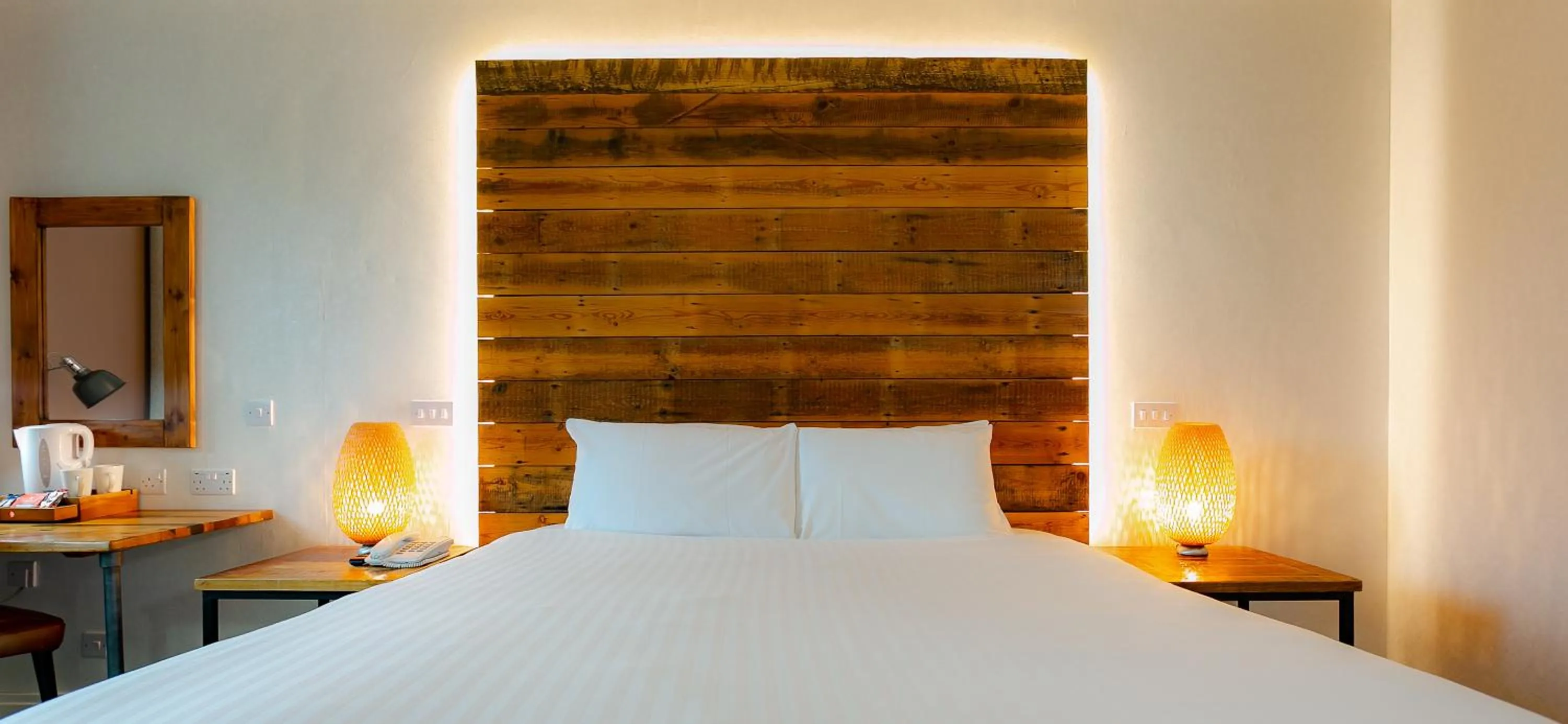 Bed in Cedar Court Bradford Hotel