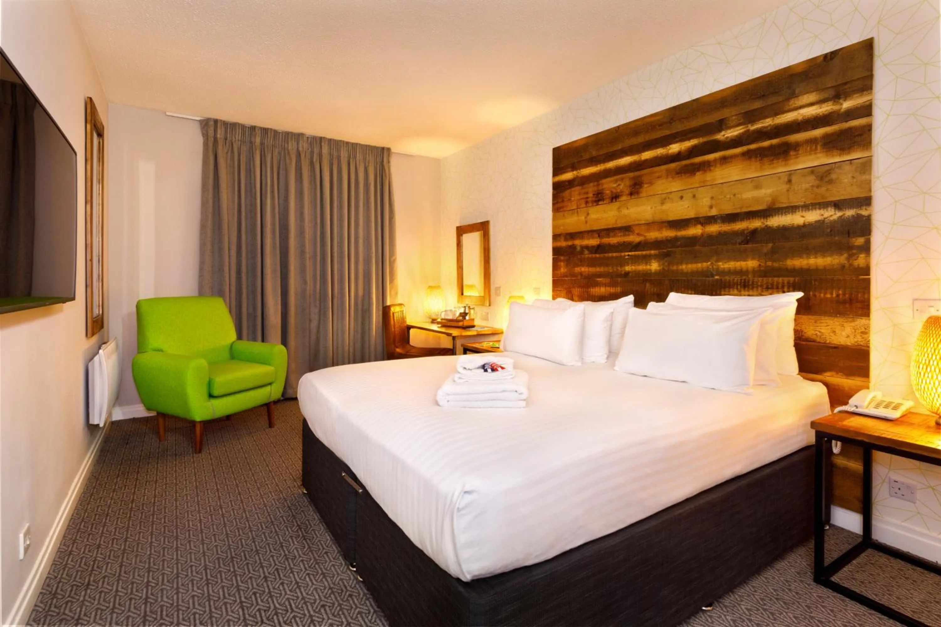 Bed in Cedar Court Bradford Hotel