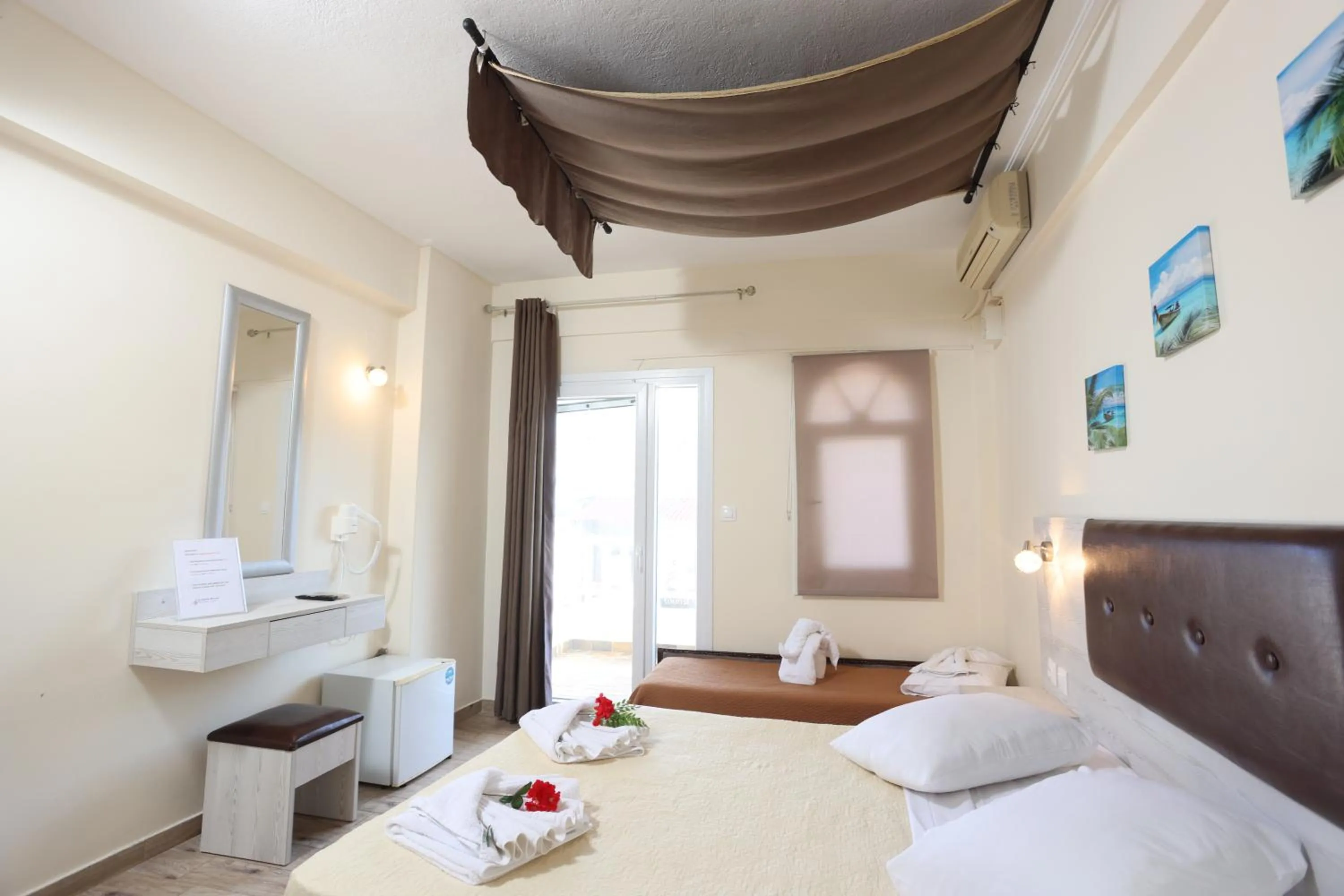 Photo of the whole room, Bed in Summer Beach Hotel