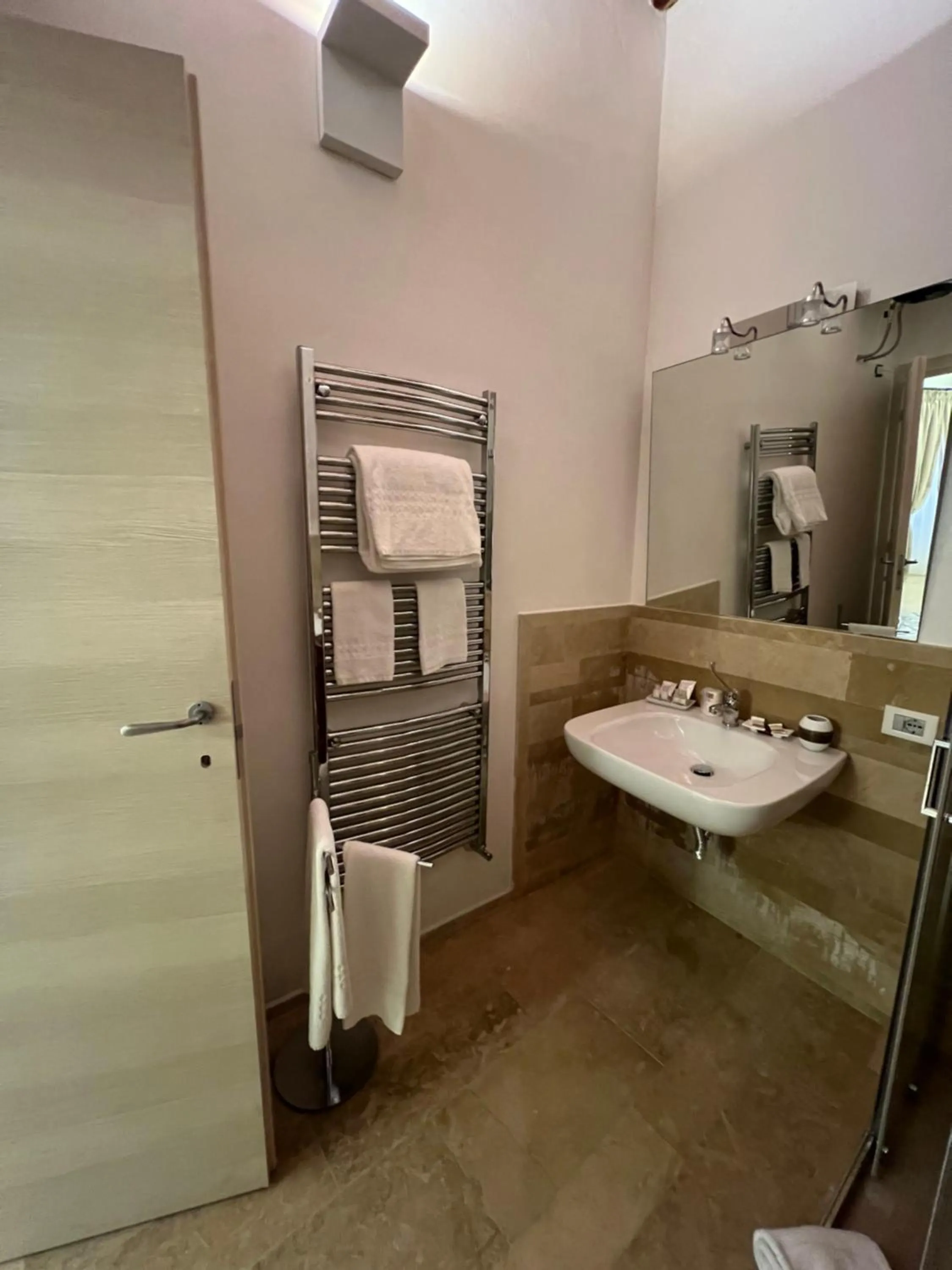 Bathroom in Hotel Ortigia Royal Suite