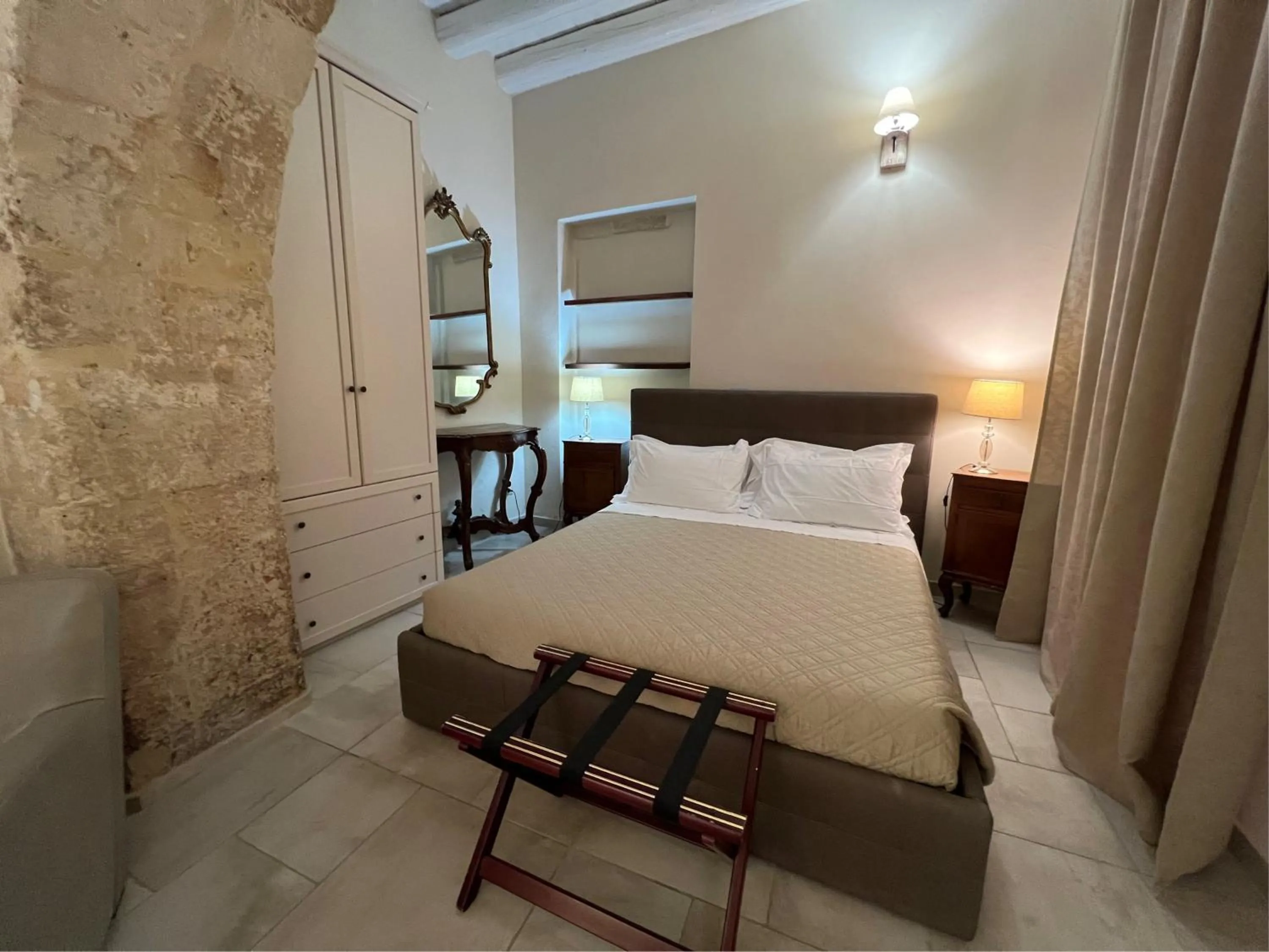 Bed in Hotel Ortigia Royal Suite