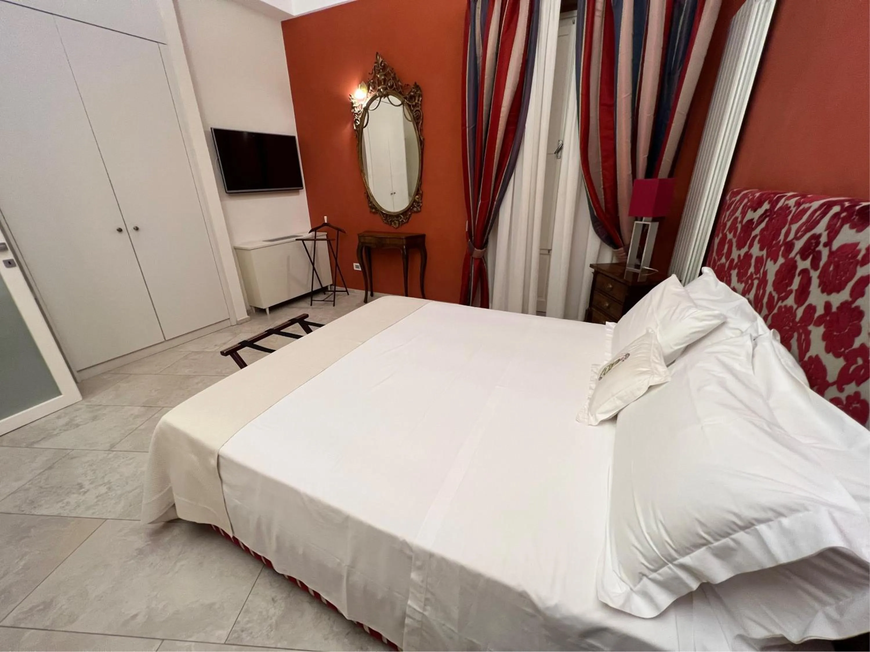 Bed in Hotel Ortigia Royal Suite